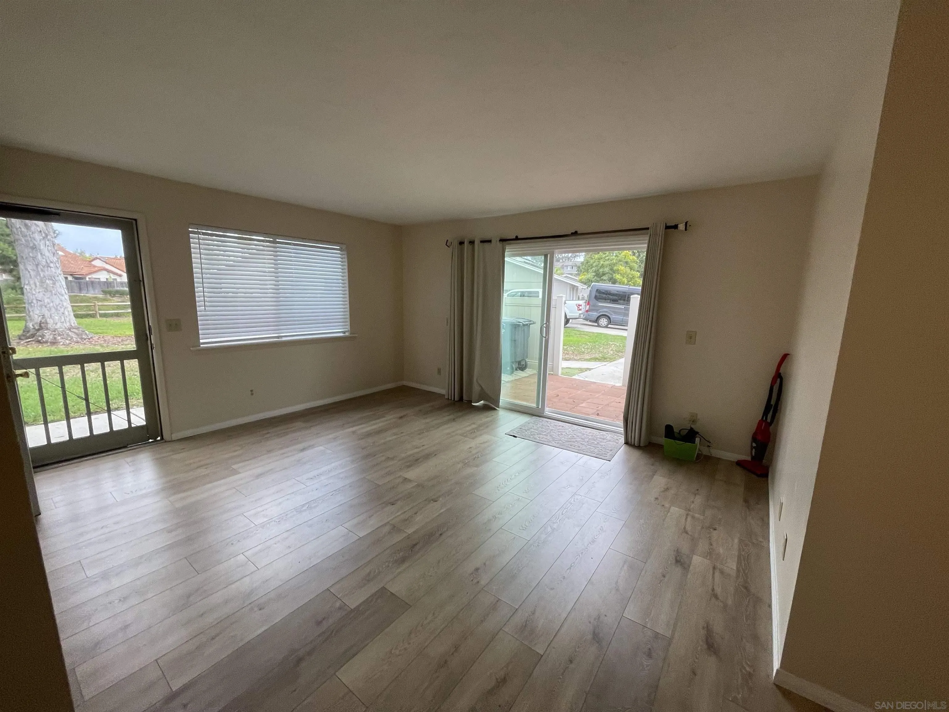 https://cdn.realtyfeed.com/cdn/127/250039428/fd0d0836d07c5f94991aad394cf0a674.webp