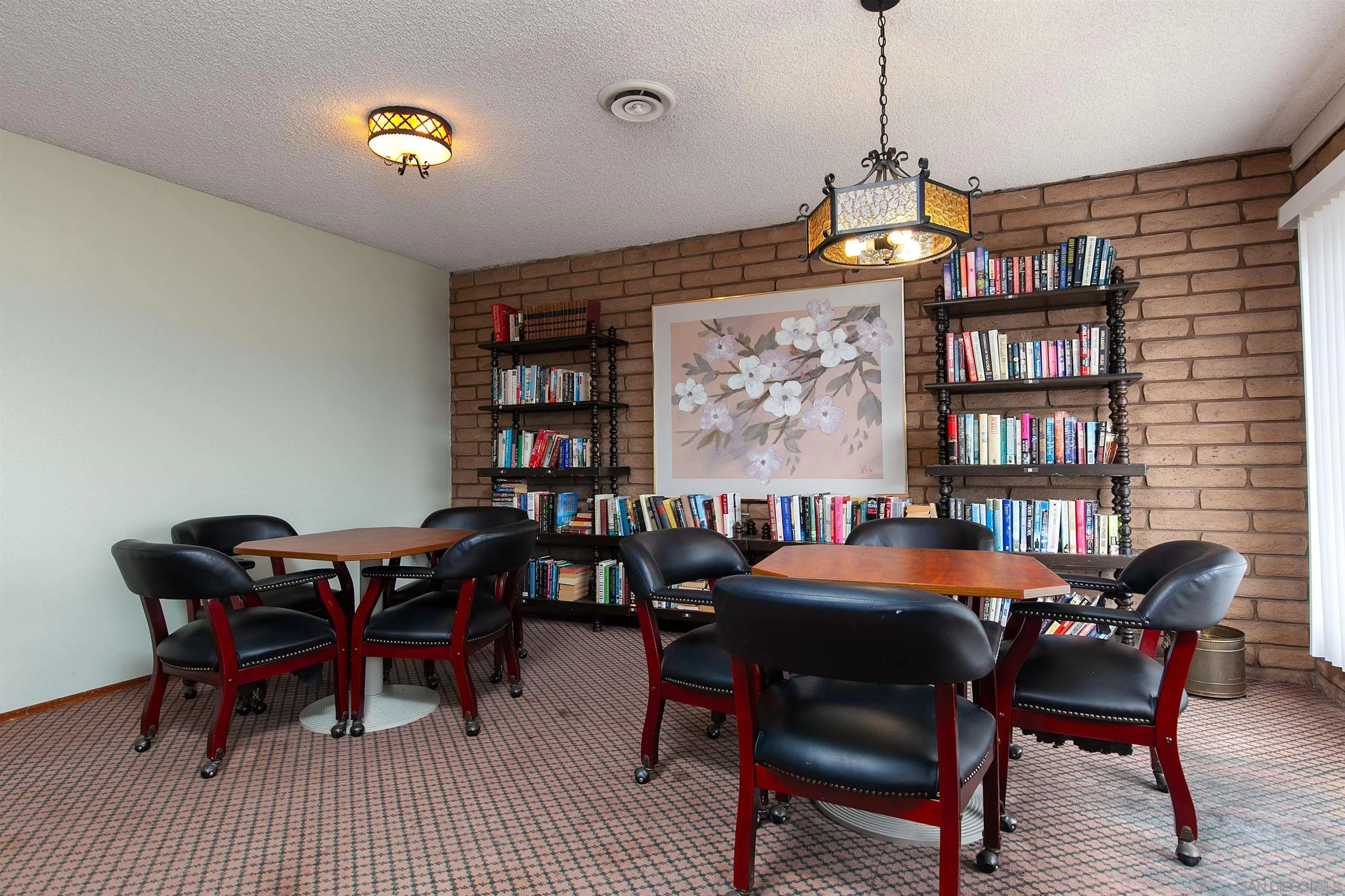 https://cdn.realtyfeed.com/cdn/127/250039430/4b5469aec02e1488acd2ebaf0ada2fef.webp