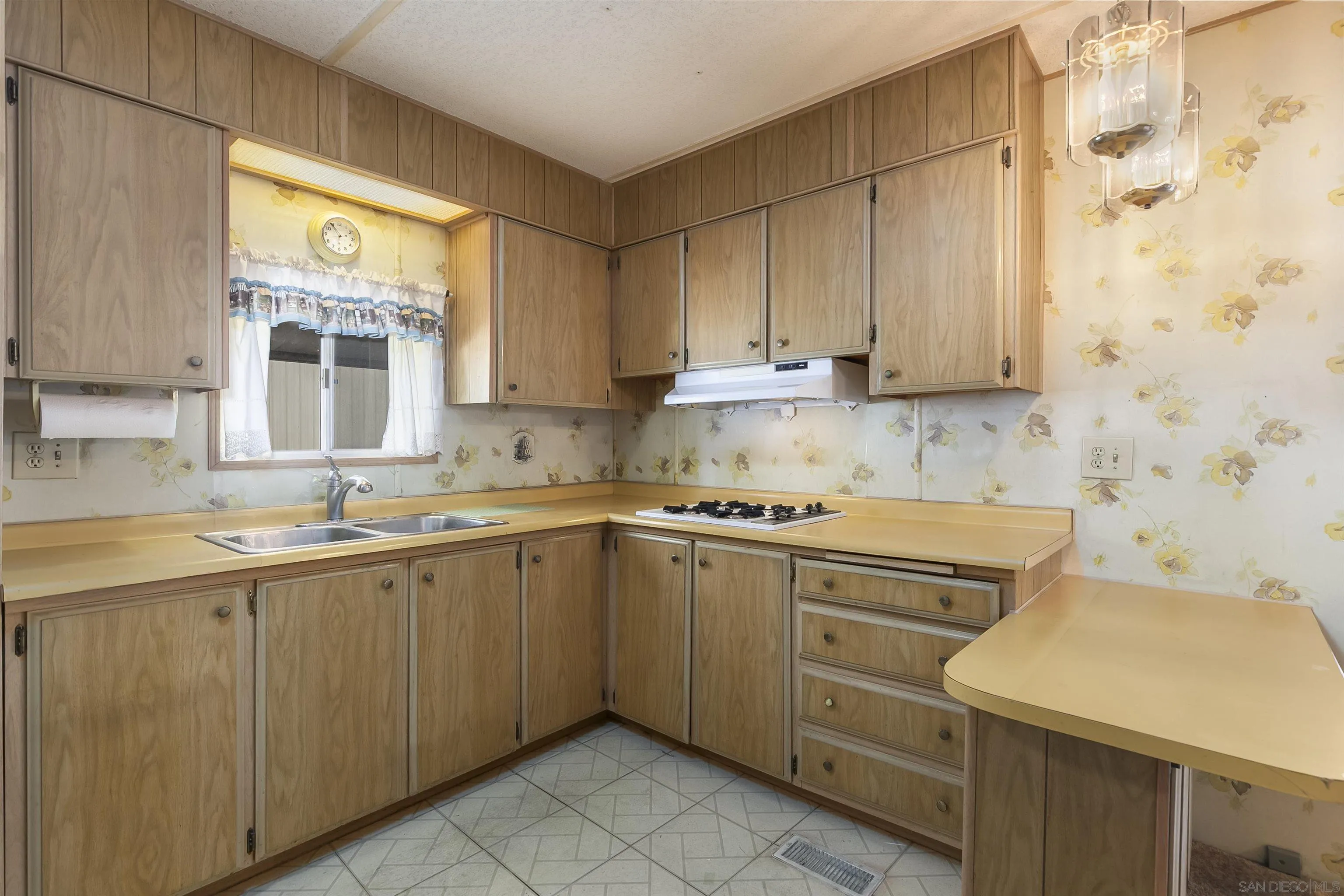 https://cdn.realtyfeed.com/cdn/127/250039430/f2792478beef25db795b4baf57edb59c.webp