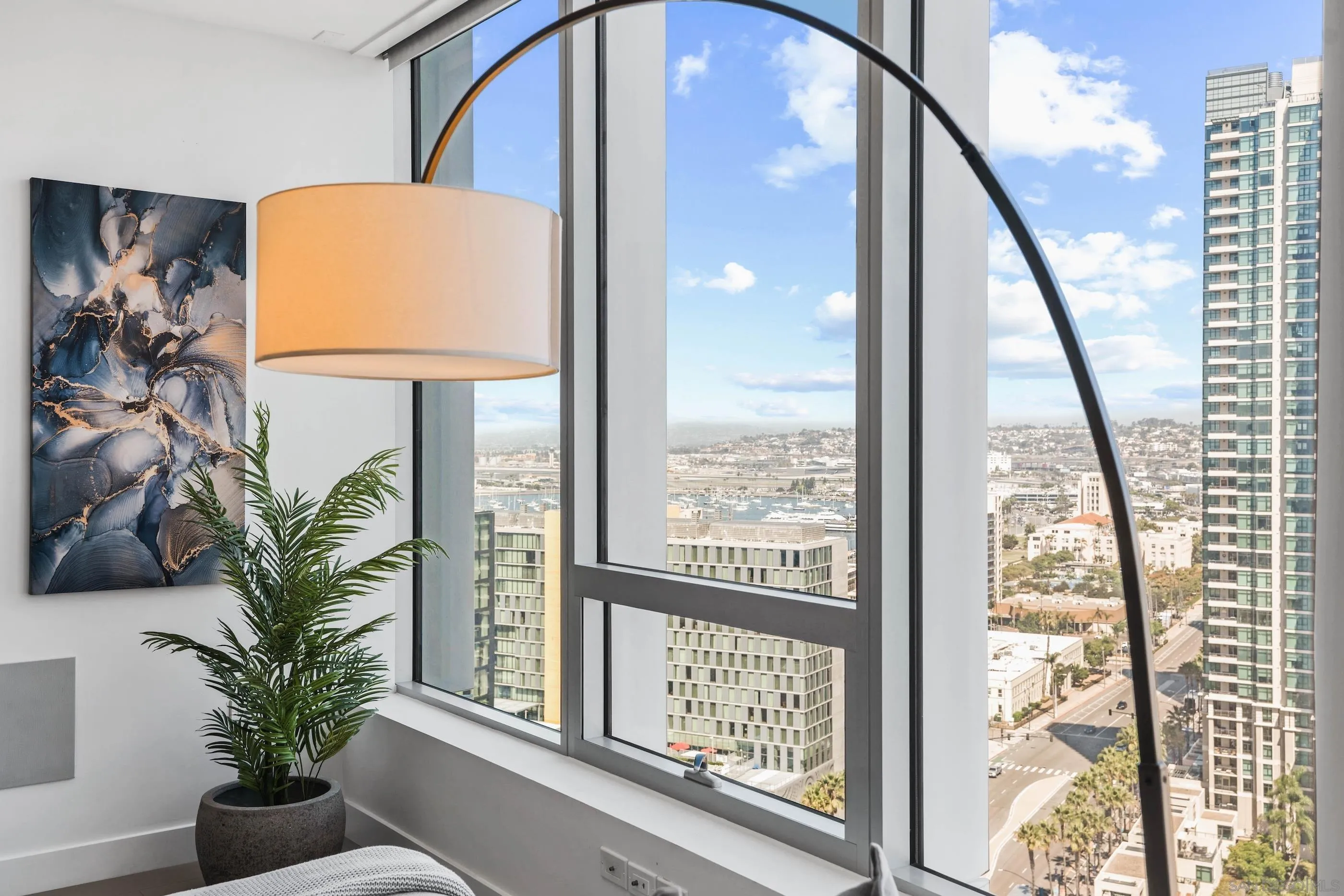 https://cdn.realtyfeed.com/cdn/127/250039437/0e910eb8bd93c1c82539d6436e4eaf06.webp