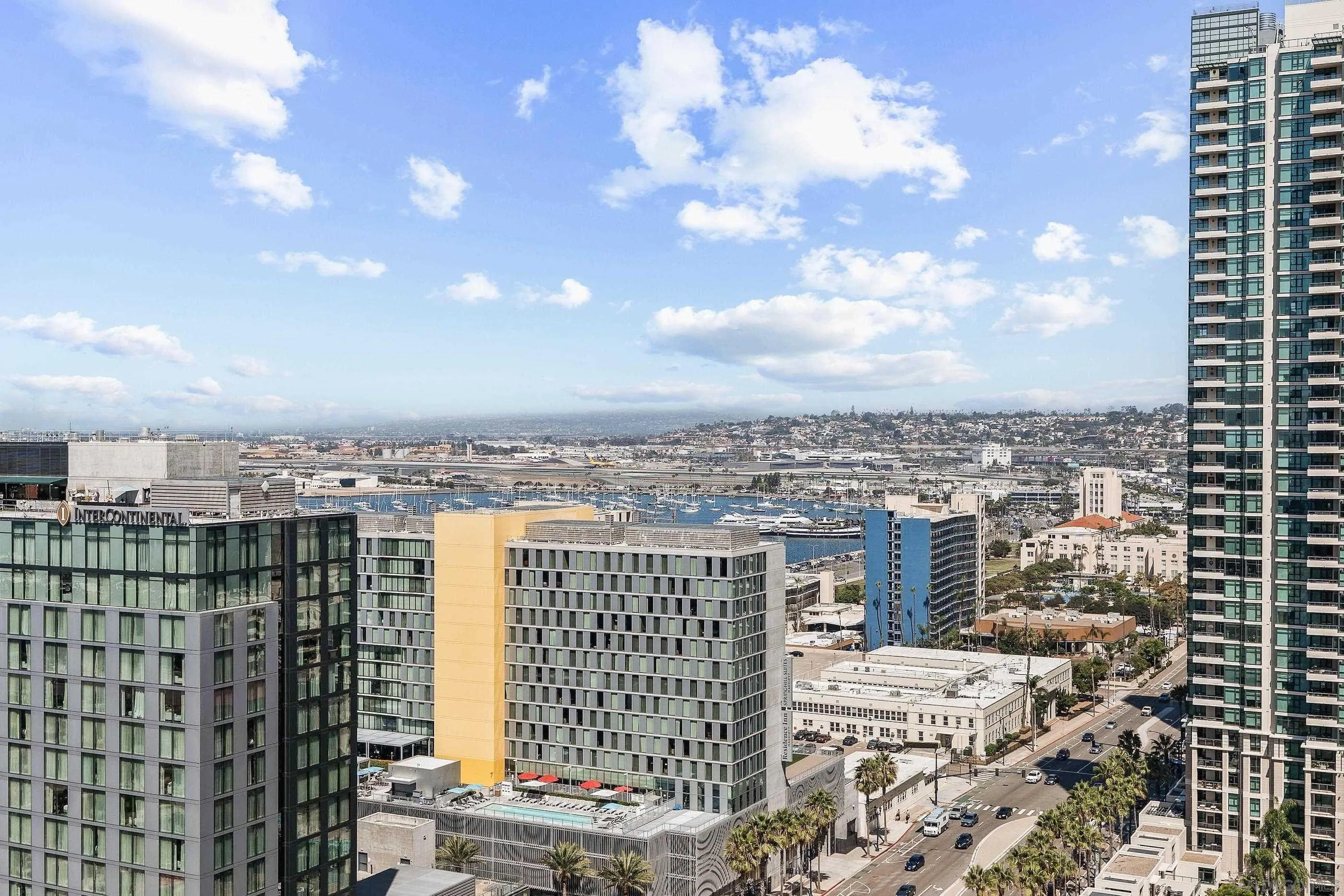 https://cdn.realtyfeed.com/cdn/127/250039437/eb0b8db7a8f1ea5ce702b0dbb4478627.webp