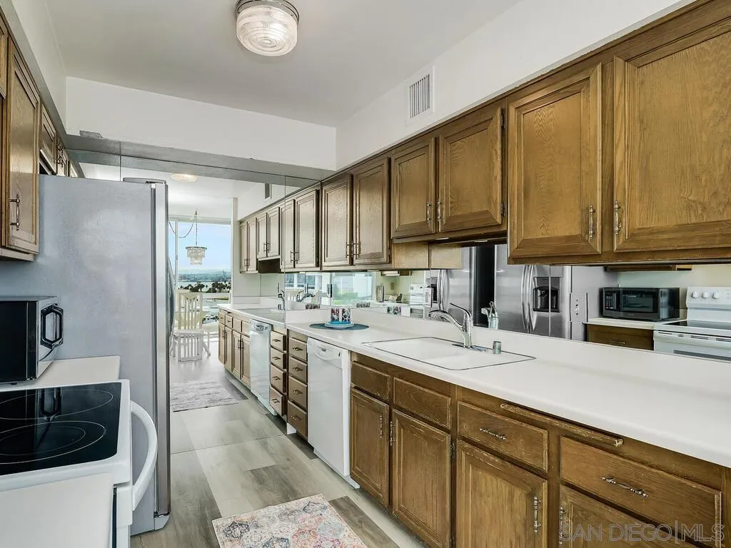 https://cdn.realtyfeed.com/cdn/127/250039443/ac556c16ee8c30bdda9d0f651ee2cac6.webp