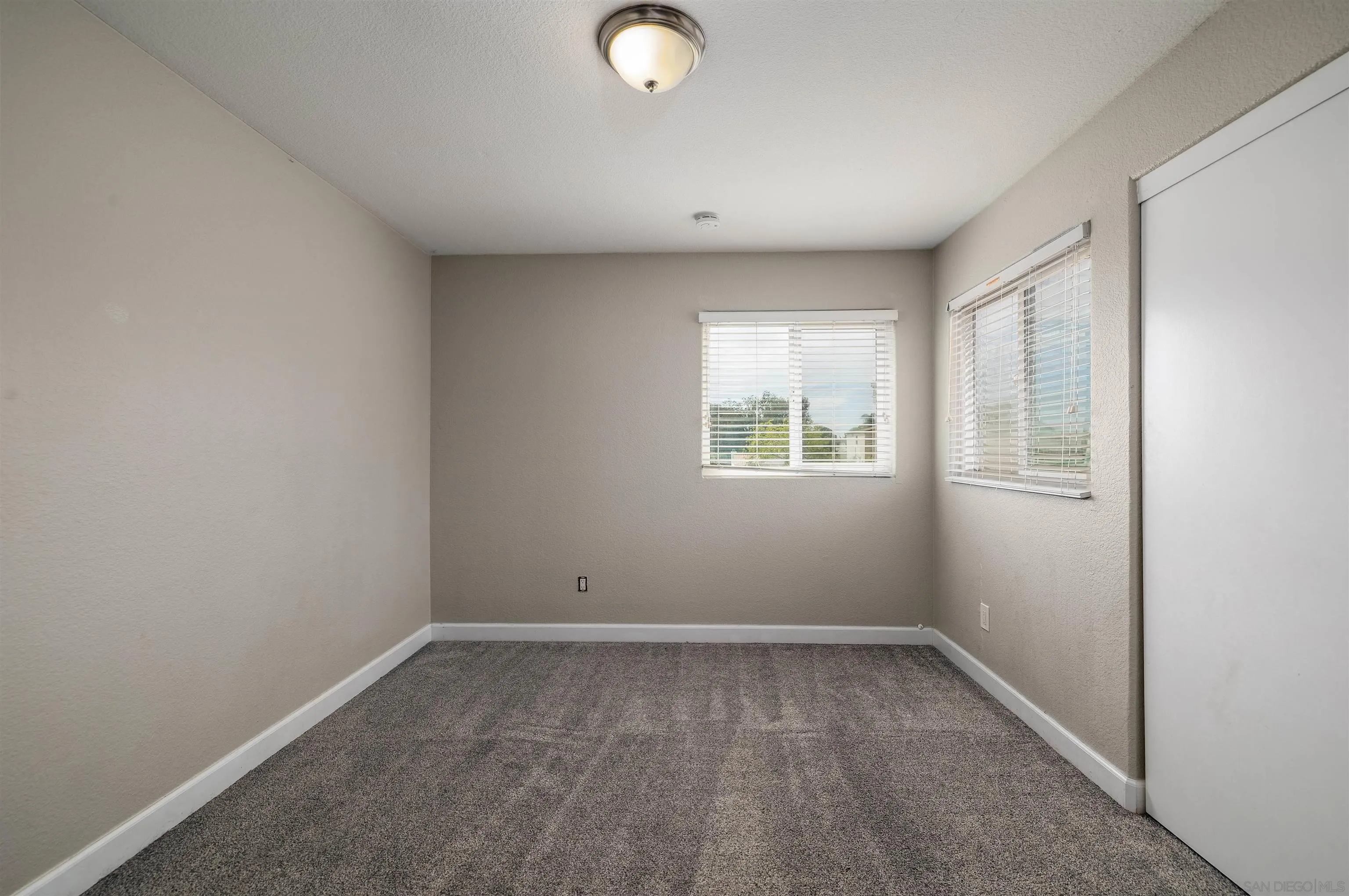 https://cdn.realtyfeed.com/cdn/127/250039444/fe8cc6d57c3d071195ab2d46d759f5c0.webp