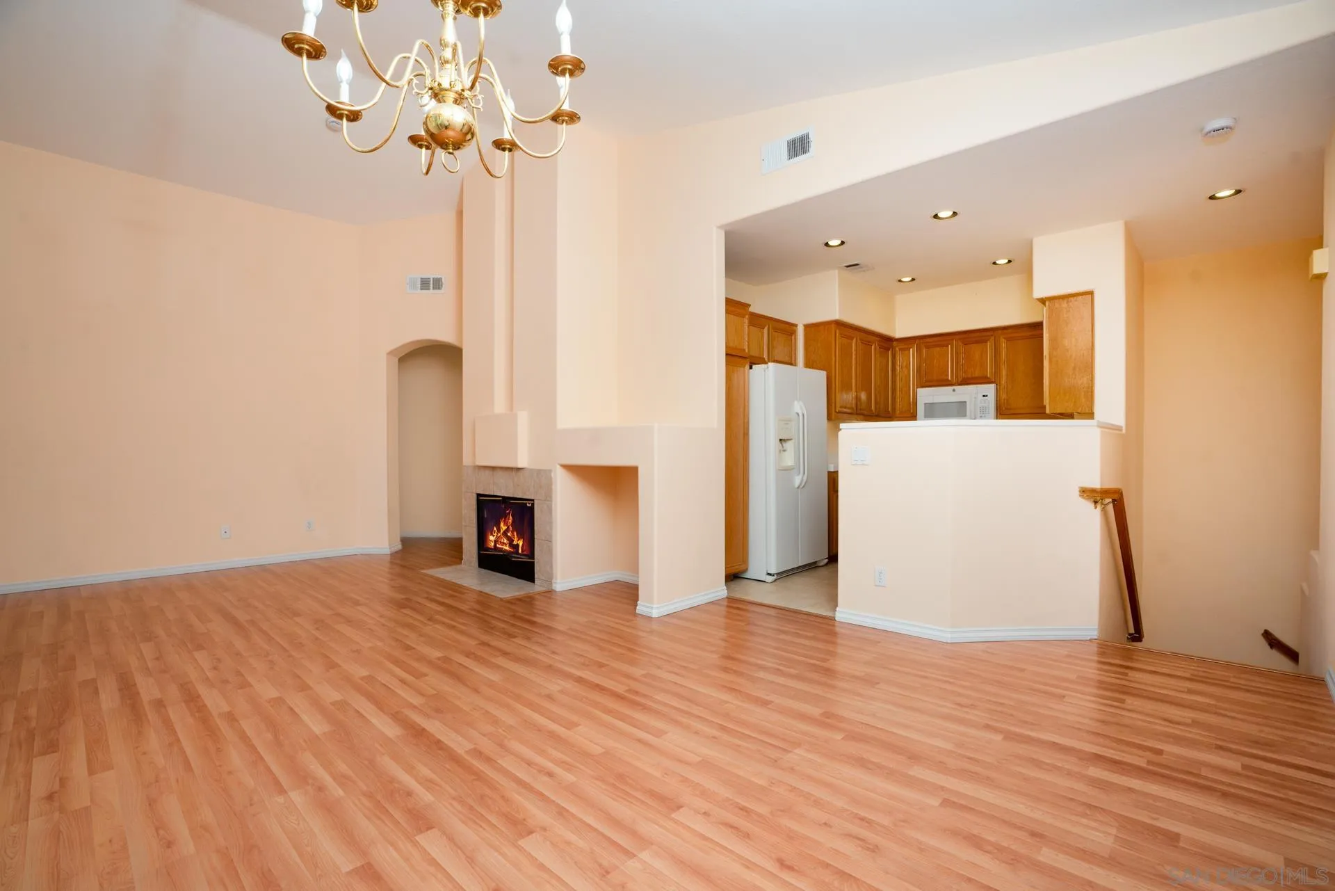 Photo #9: 250039445 Listing: Photo #9
