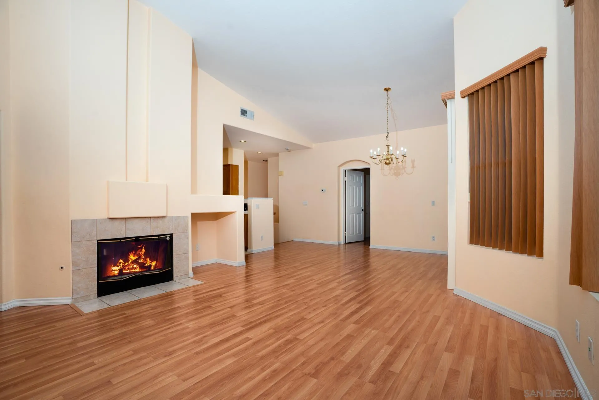 Photo #8: 250039445 Listing: Photo #8