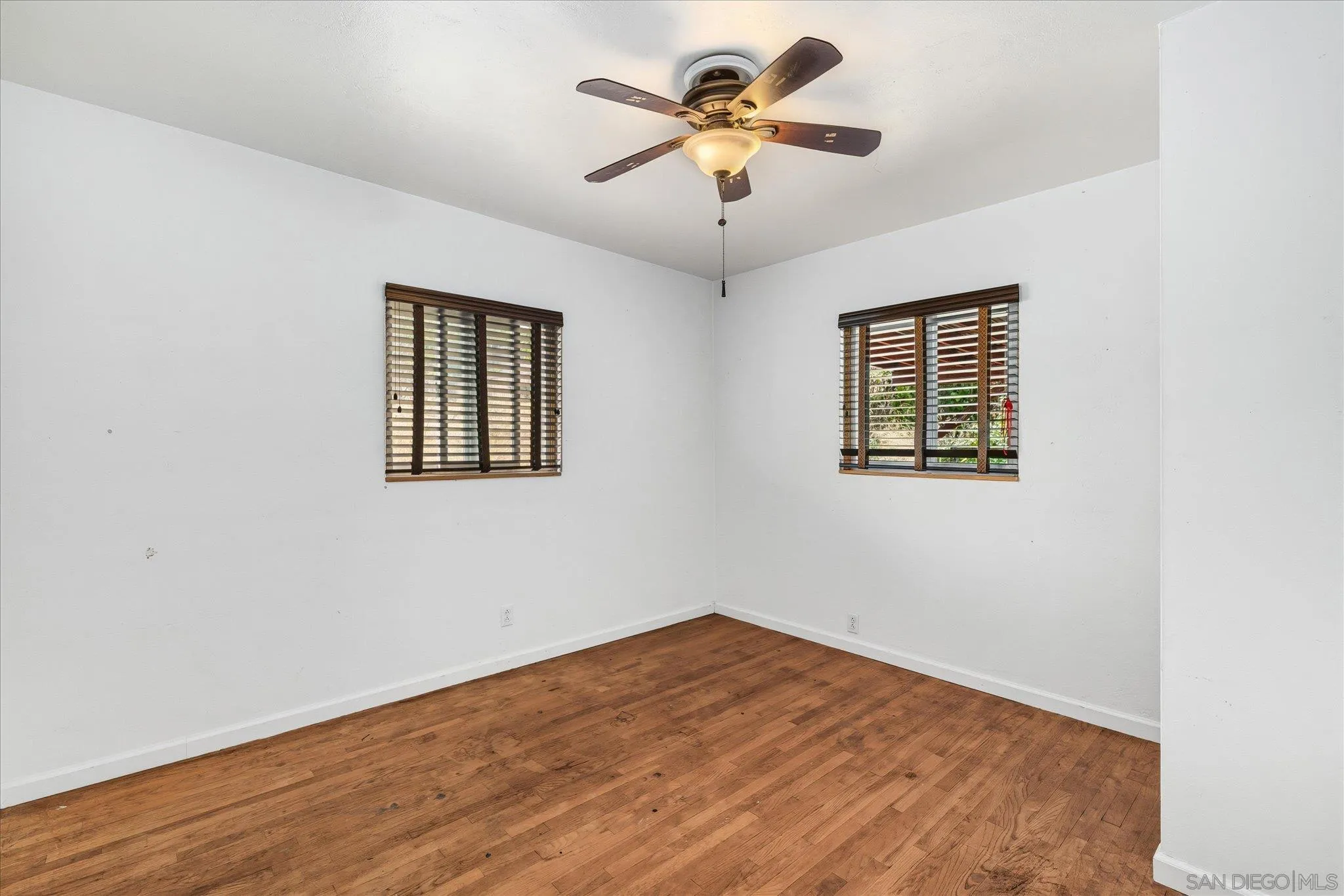 https://cdn.realtyfeed.com/cdn/127/250039446/b0b1f34e9bd18ef487974bcde916ddd9.webp