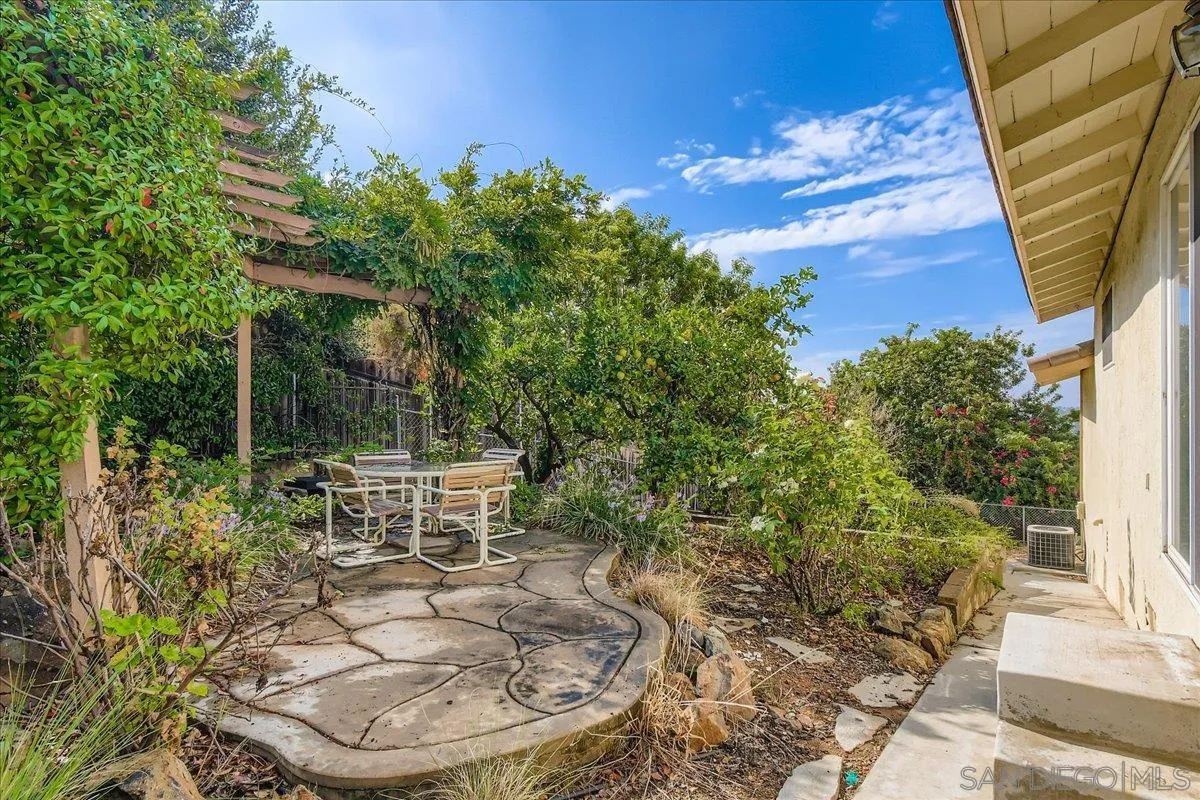 https://cdn.realtyfeed.com/cdn/127/250039447/1fb0fc9f1abce9bdfcc348abd007bb80.webp