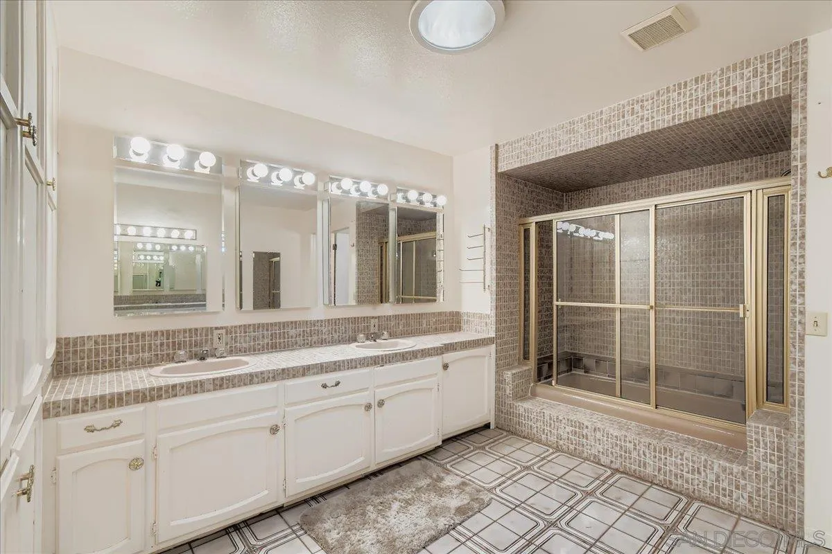 https://cdn.realtyfeed.com/cdn/127/250039447/9b60c21c8f81e86b48d2811cb0627c4e.webp