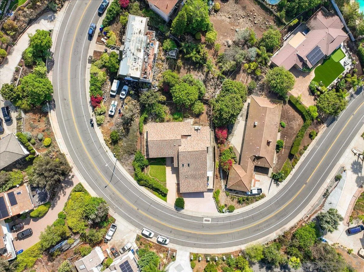https://cdn.realtyfeed.com/cdn/127/250039447/df424143006b5fd46a3b5401cb111e8c.webp