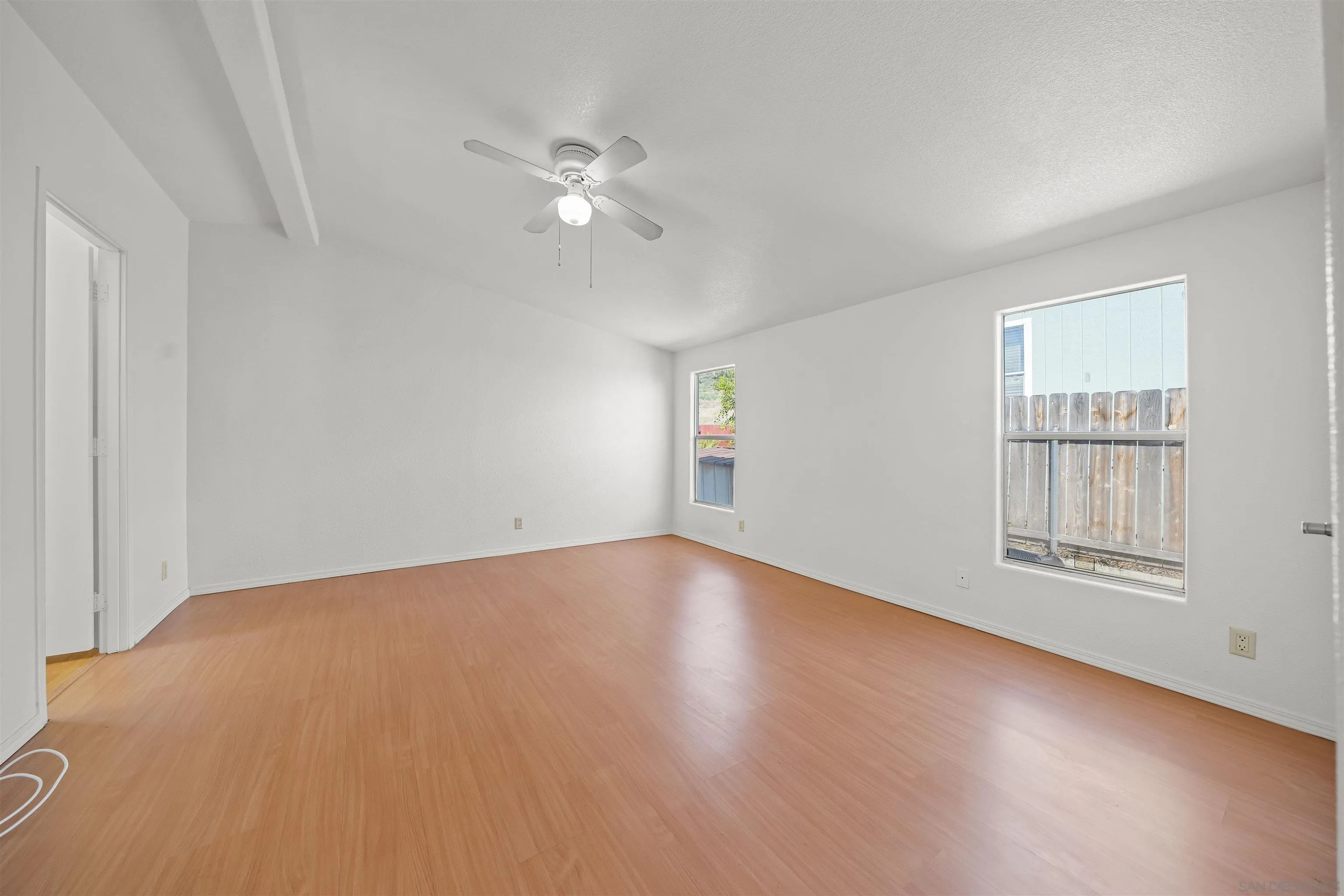 https://cdn.realtyfeed.com/cdn/127/250039452/6e48cdec3bd0fba7f1ba9e8b4f2248e2.webp