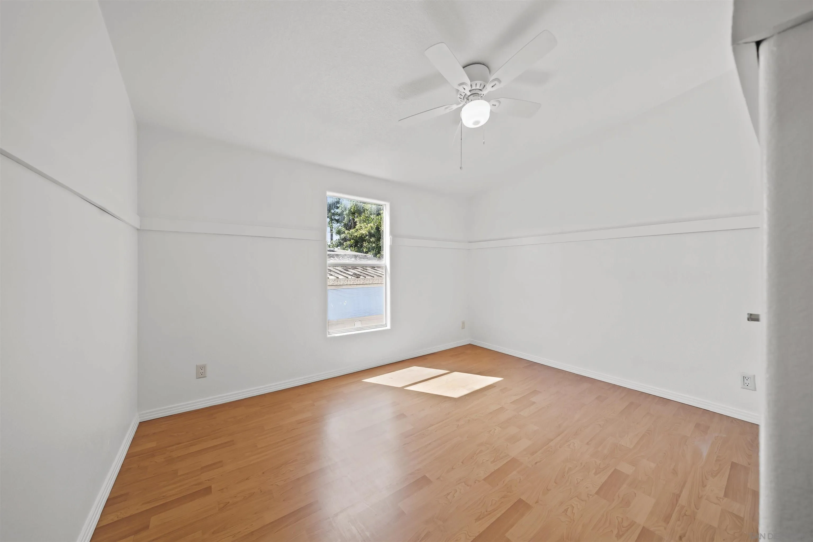 https://cdn.realtyfeed.com/cdn/127/250039452/dcdf9ed38597eae1d19fcb988a00728a.webp