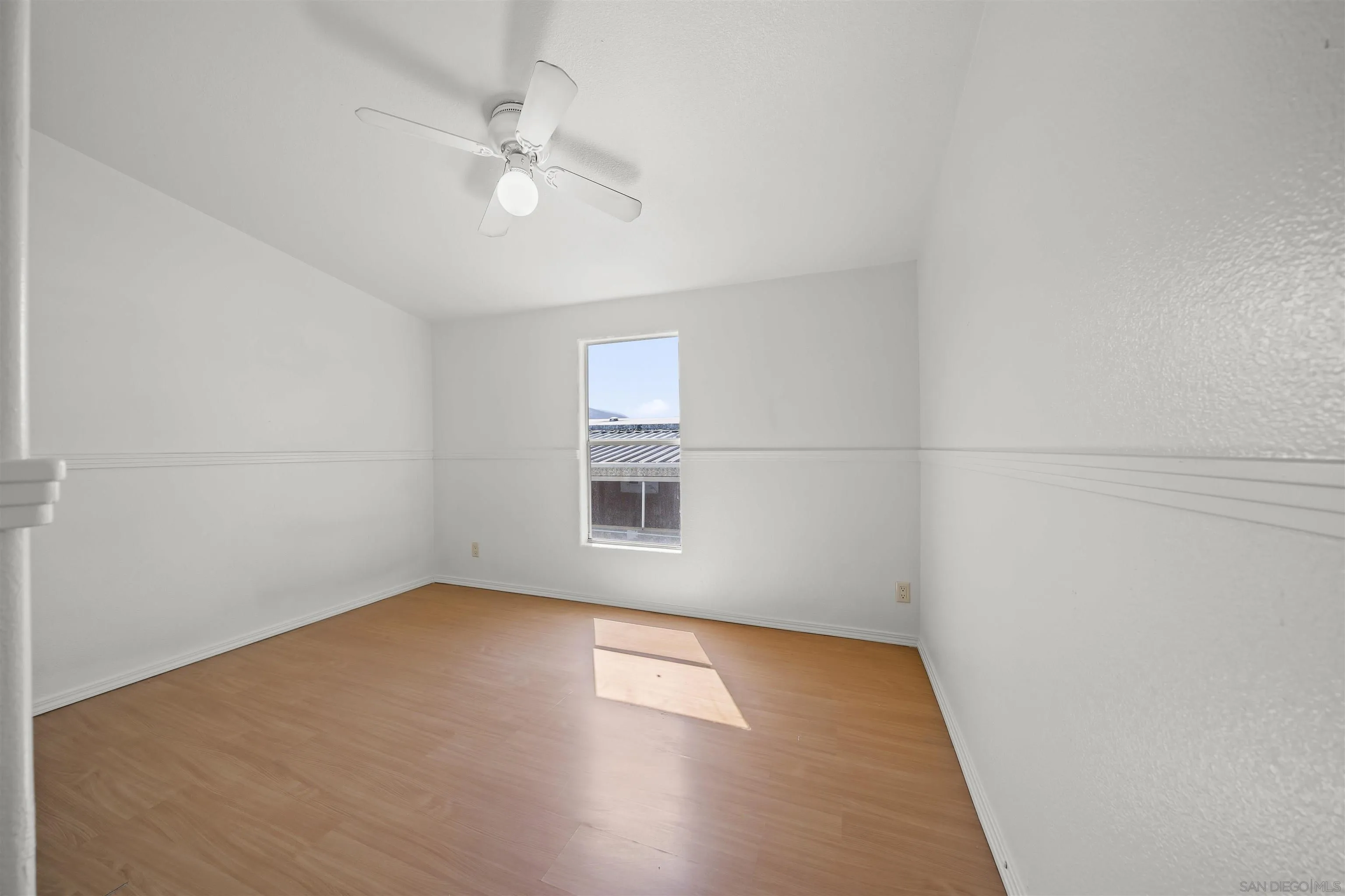 https://cdn.realtyfeed.com/cdn/127/250039452/e7f21cd5f076602dfcbf8e99e6bd1dbf.webp