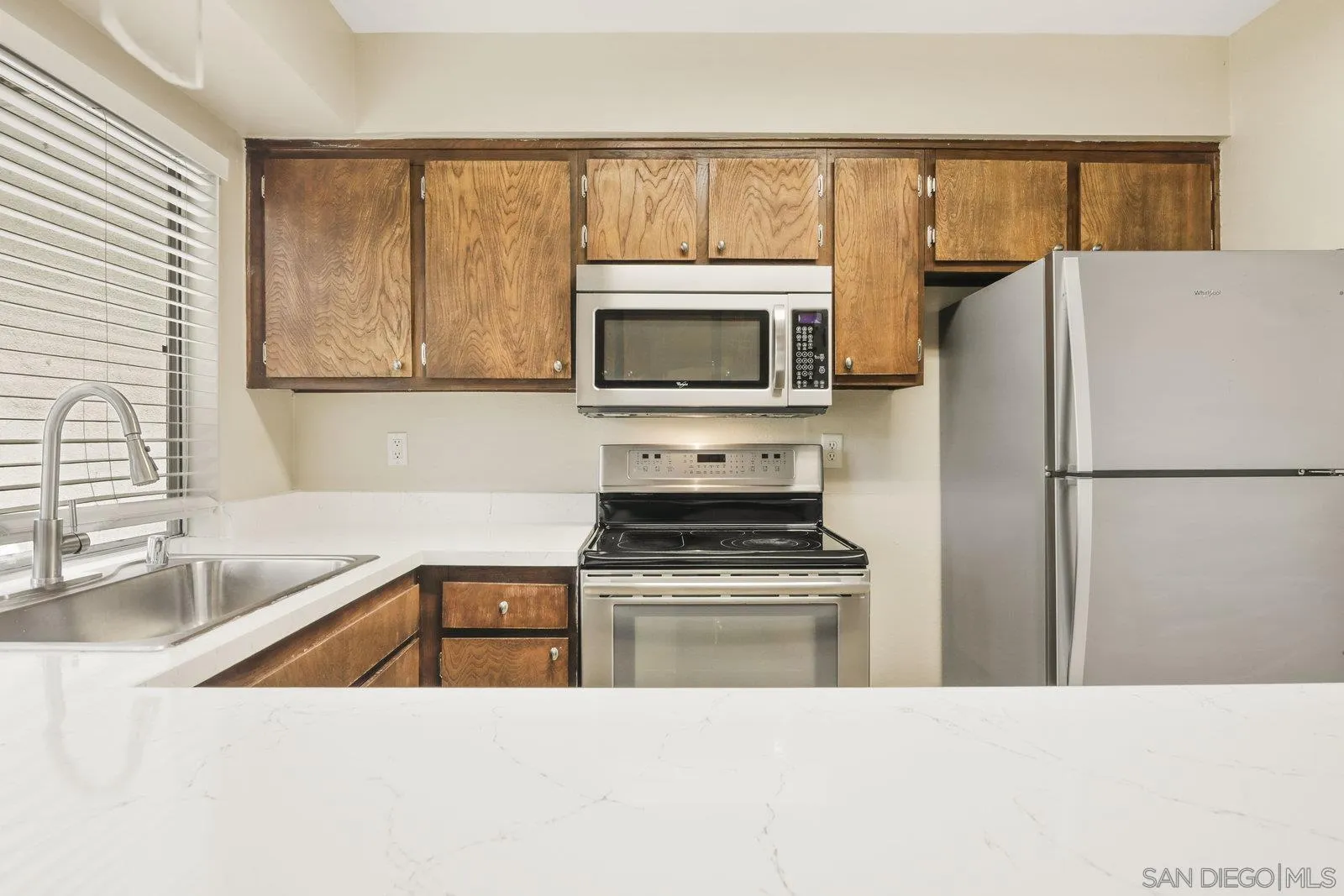 https://cdn.realtyfeed.com/cdn/127/250039454/6d301e1633f6d31d4db7f354b2b00e2c.webp