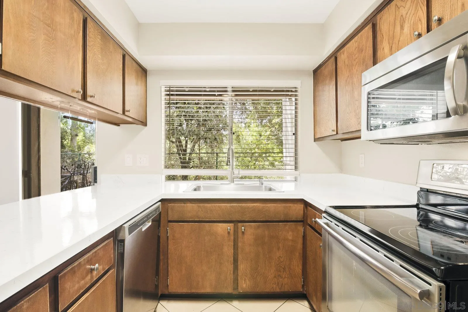 https://cdn.realtyfeed.com/cdn/127/250039454/6d8e81a6def12b21f70f6c105daa3590.webp