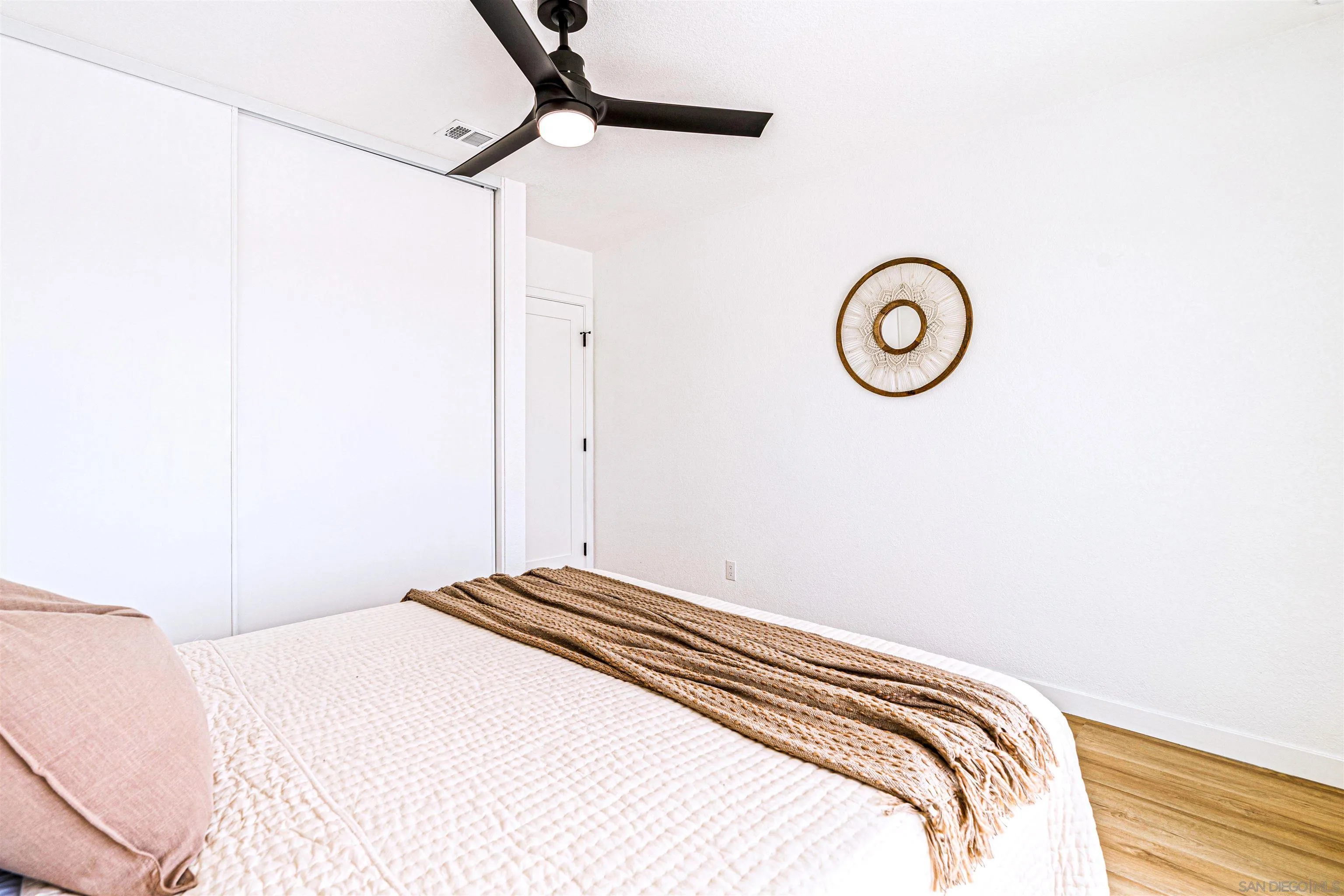 https://cdn.realtyfeed.com/cdn/127/250039455/6b4d01a4e46e86f30d3b9da7174ceb09.webp