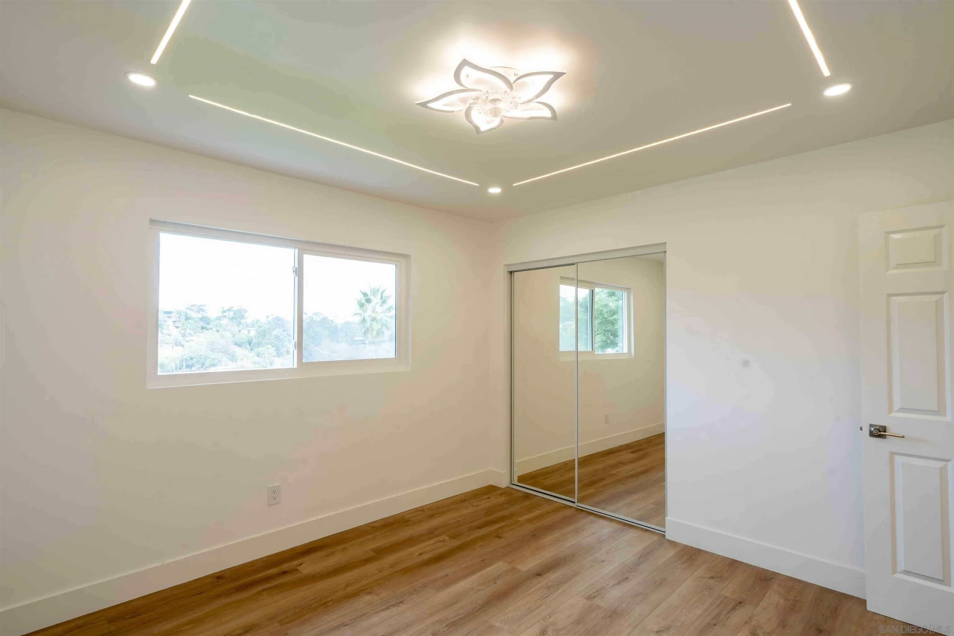 https://cdn.realtyfeed.com/cdn/127/250039460/2a01160053bb479c4c0cd727a1dea869.webp