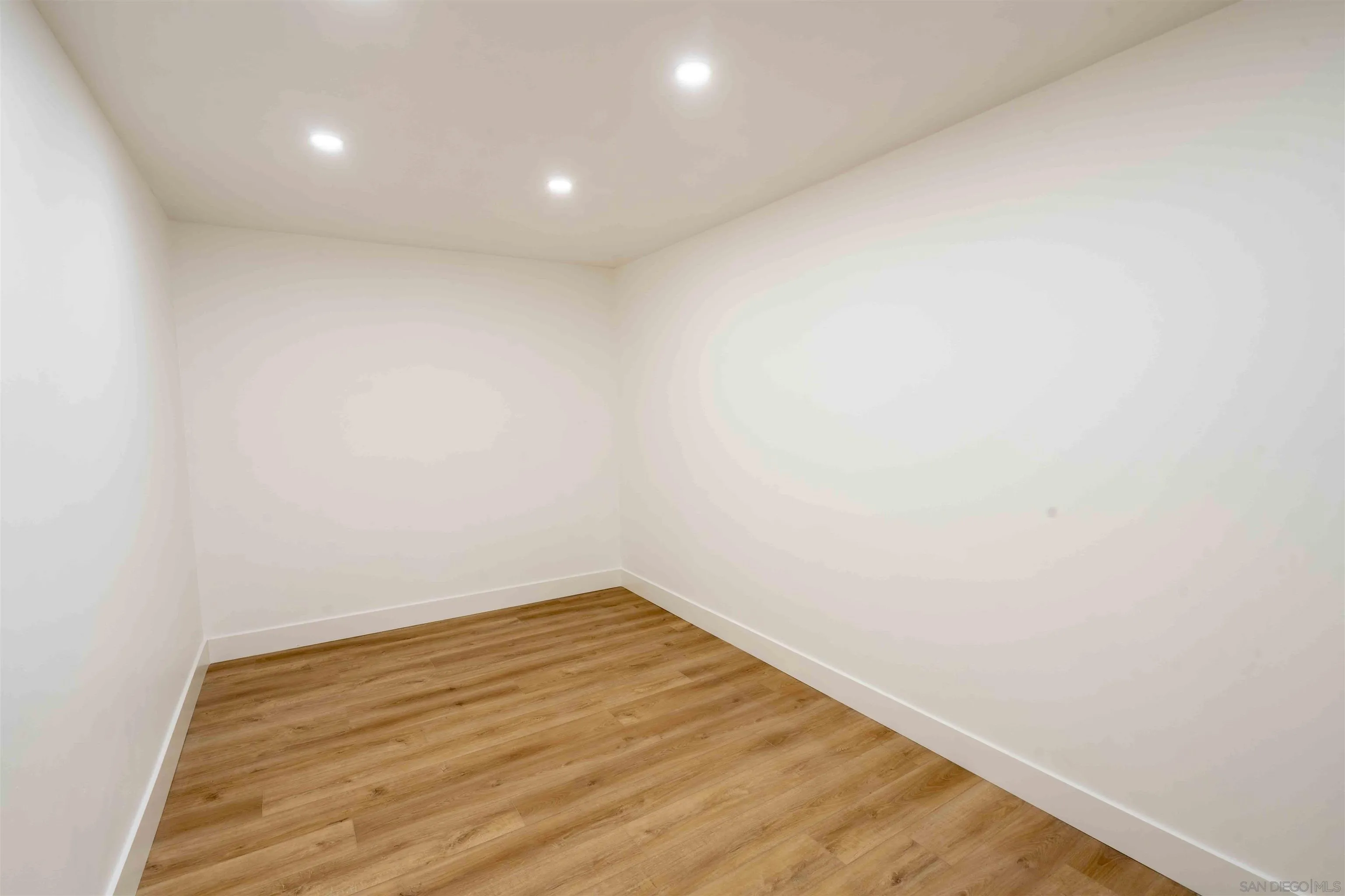 https://cdn.realtyfeed.com/cdn/127/250039460/83c0ffcd20b315672823d7f6fdc0e57a.webp