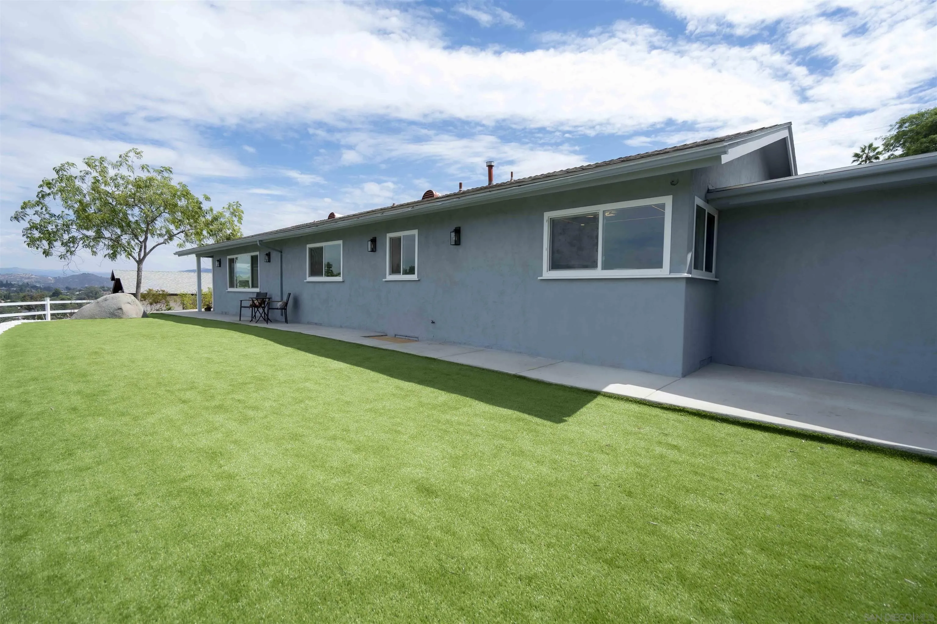 https://cdn.realtyfeed.com/cdn/127/250039460/aab7dbb0fae5449d228520ecdf16e4b5.webp