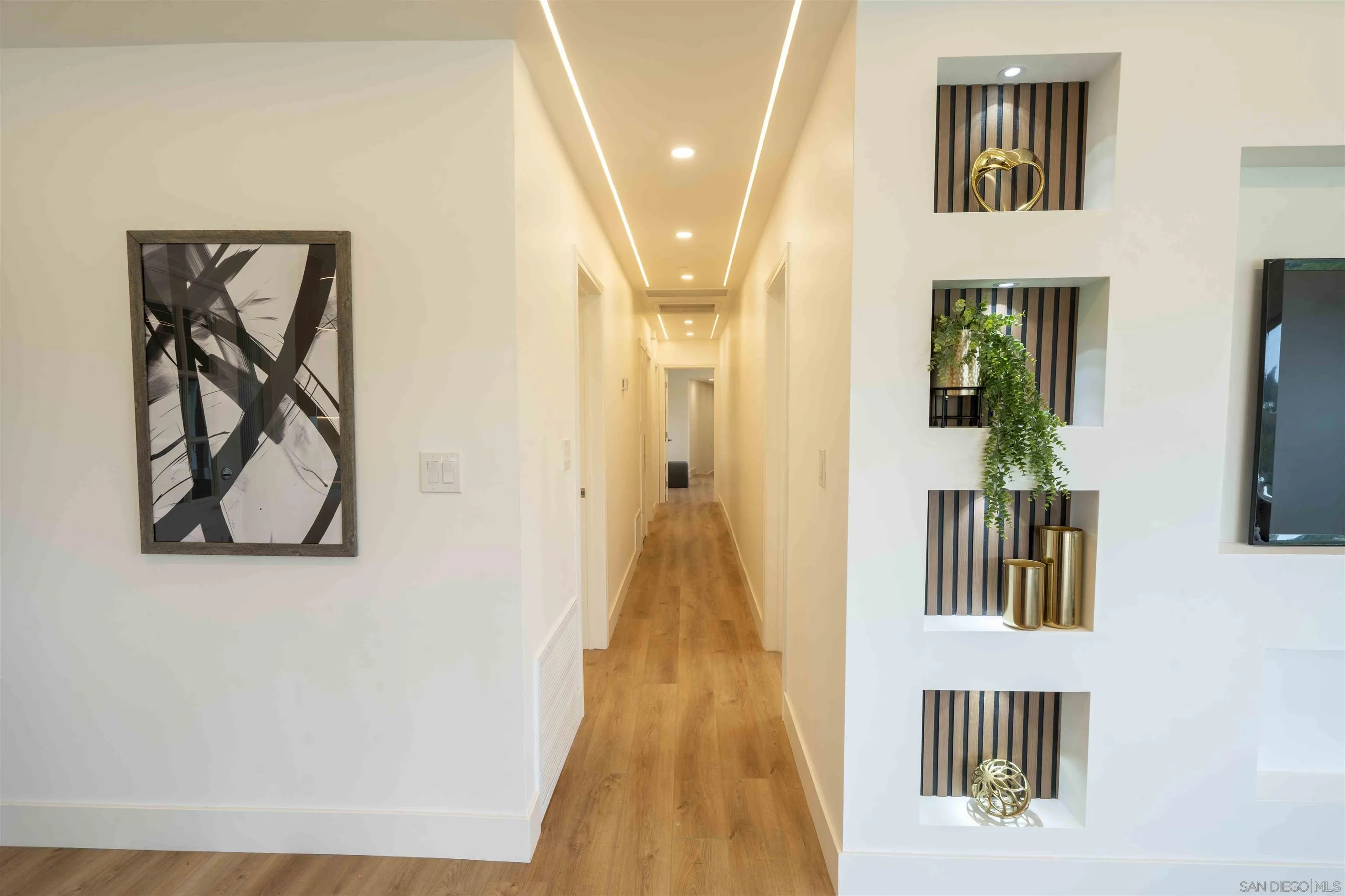 https://cdn.realtyfeed.com/cdn/127/250039460/e2395d7279bb9a36d20c0f42391609dd.webp