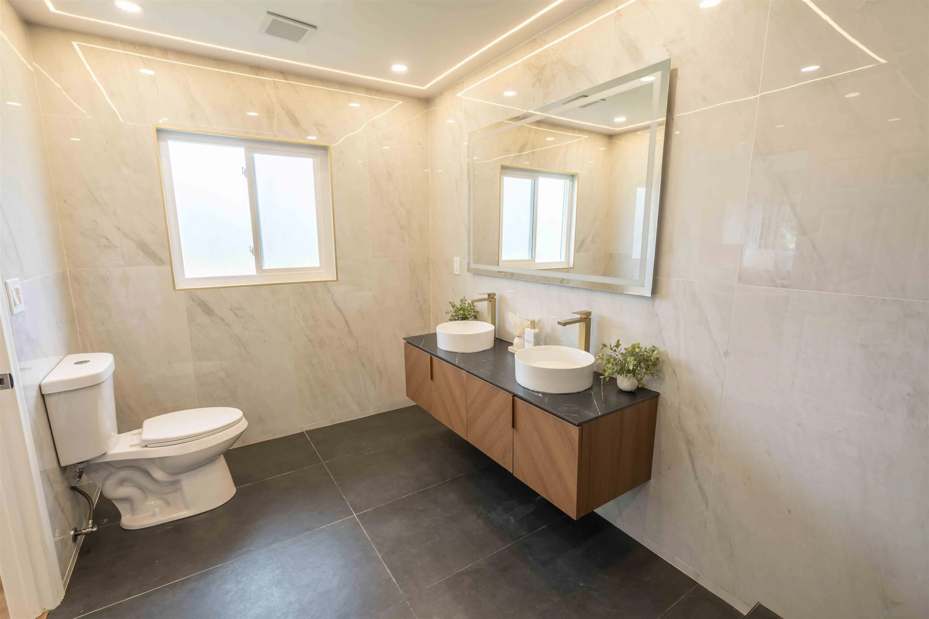 https://cdn.realtyfeed.com/cdn/127/250039460/e36b8b4f1ae8de45198253ab306720c5.webp