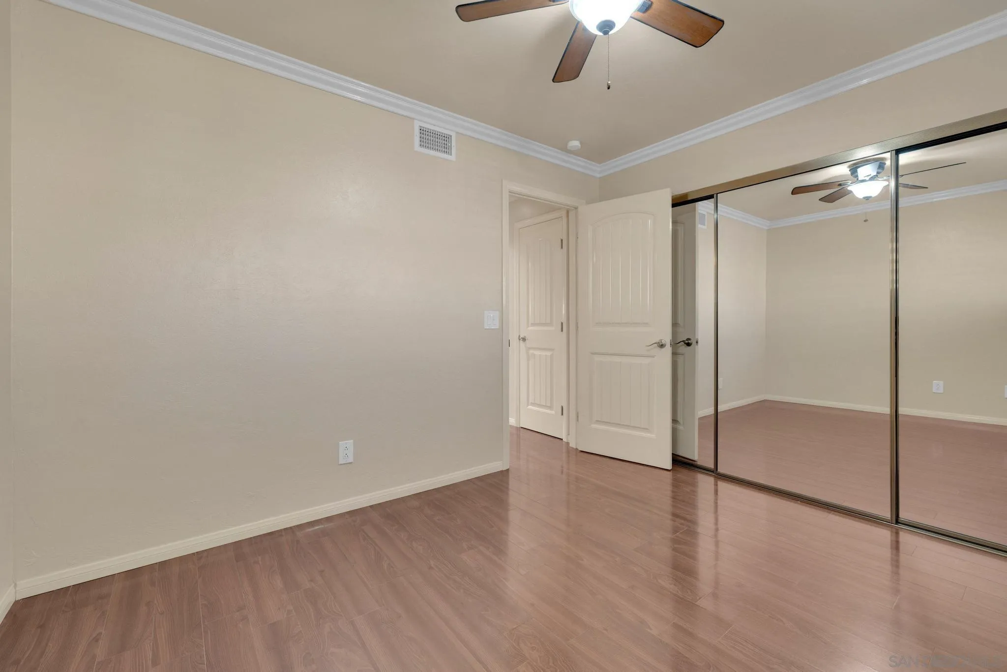 https://cdn.realtyfeed.com/cdn/127/250039473/960201624ff5b8cde51d1cd71fcceee4.webp