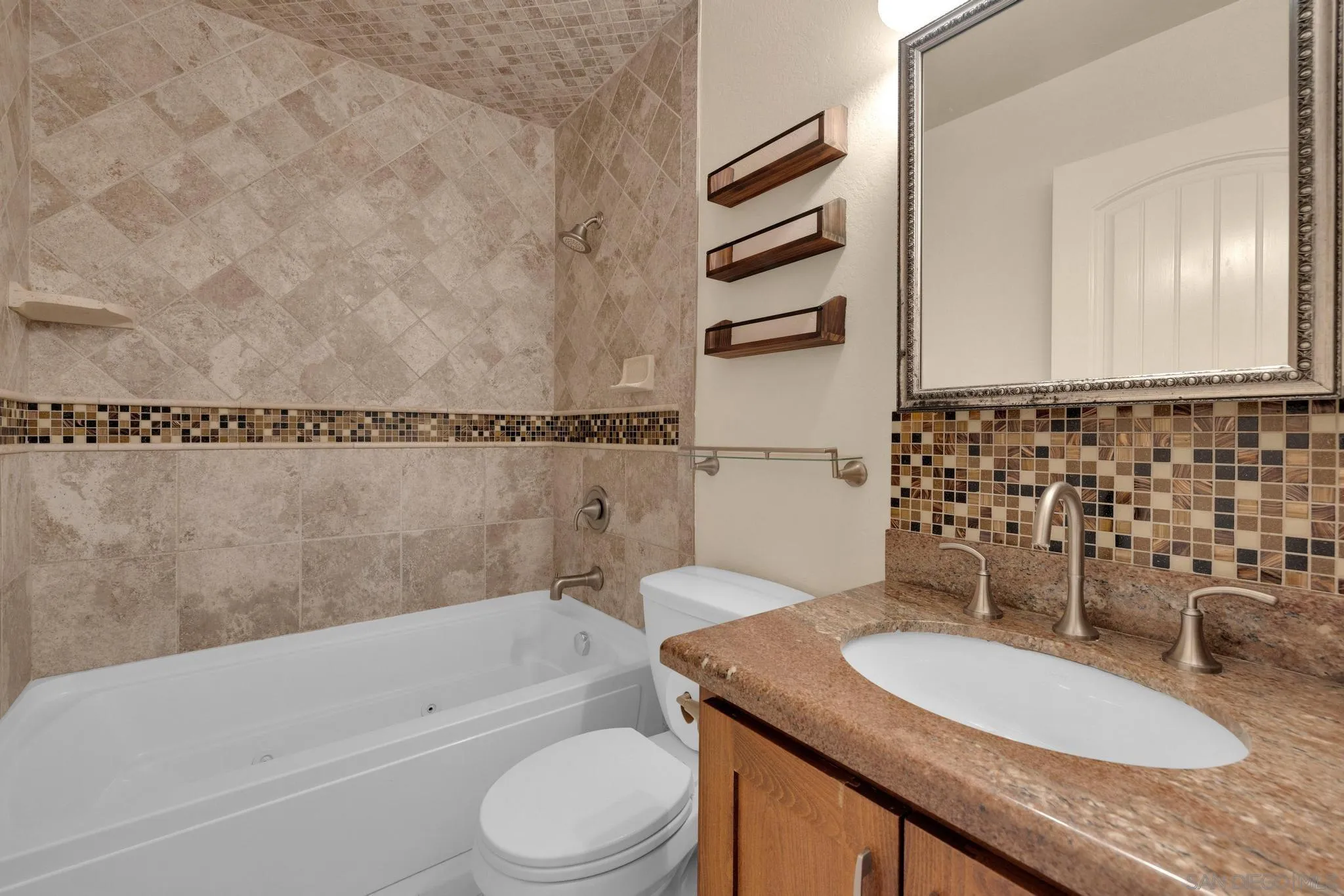 https://cdn.realtyfeed.com/cdn/127/250039473/e066706494bddc4b7a7dfd75ba5f27db.webp