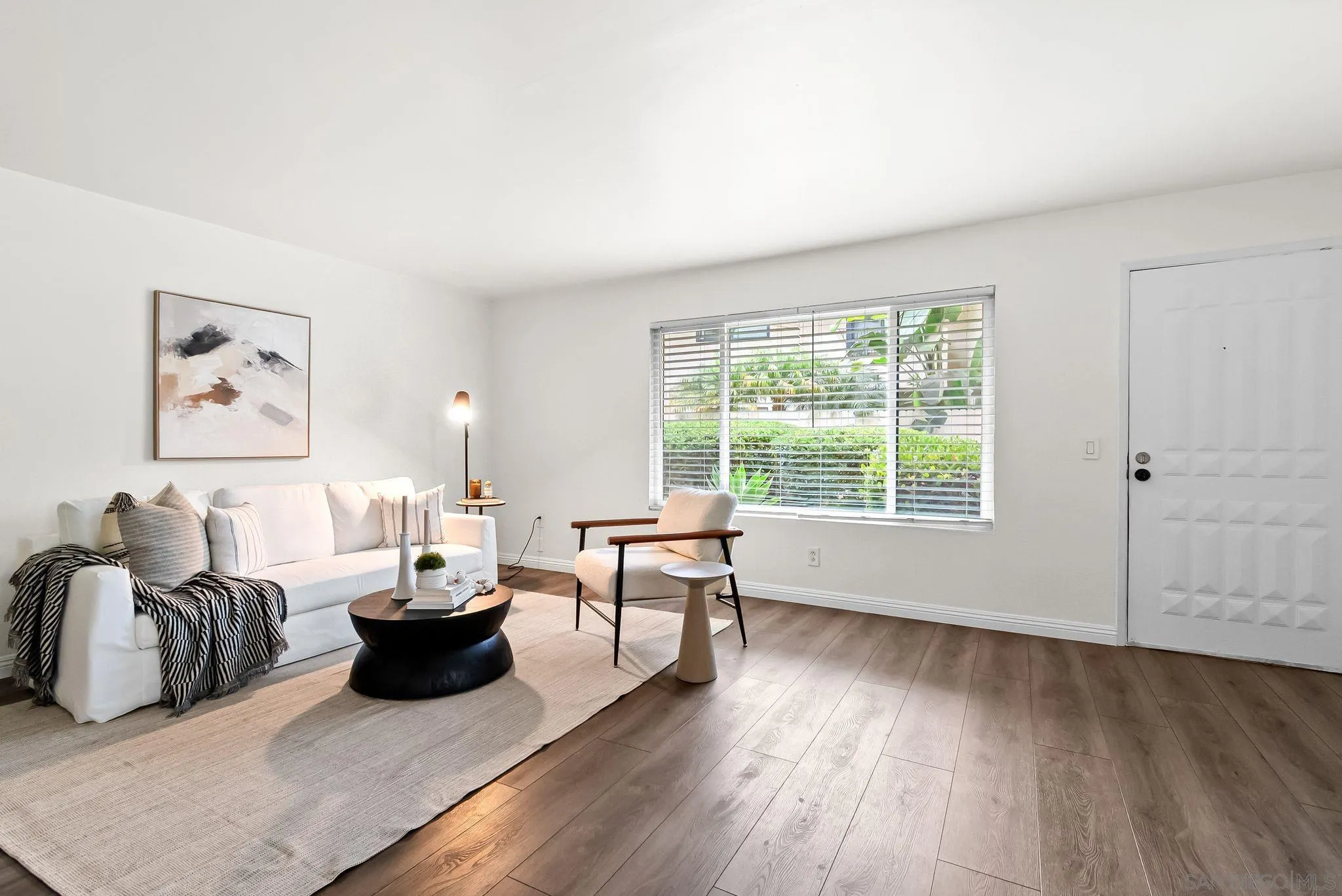 https://cdn.realtyfeed.com/cdn/127/250039482/1380df7b950e7669aa7e296f6fd65960.webp