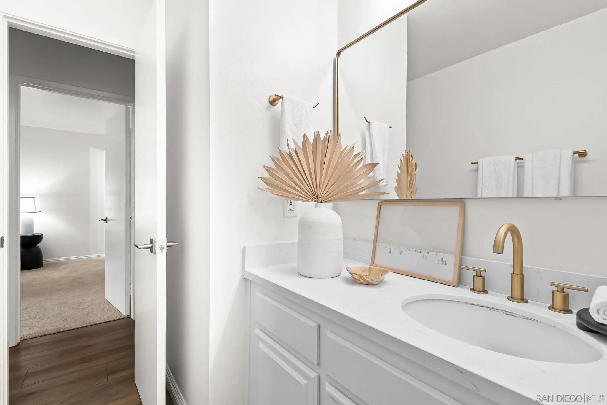 https://cdn.realtyfeed.com/cdn/127/250039482/3f9bda2a57dd1531295ad6d0e54bb20f.webp