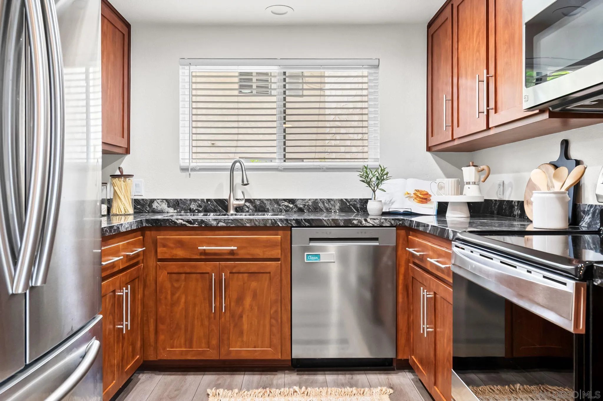 https://cdn.realtyfeed.com/cdn/127/250039482/529a740303bf238643f718a700b17325.webp
