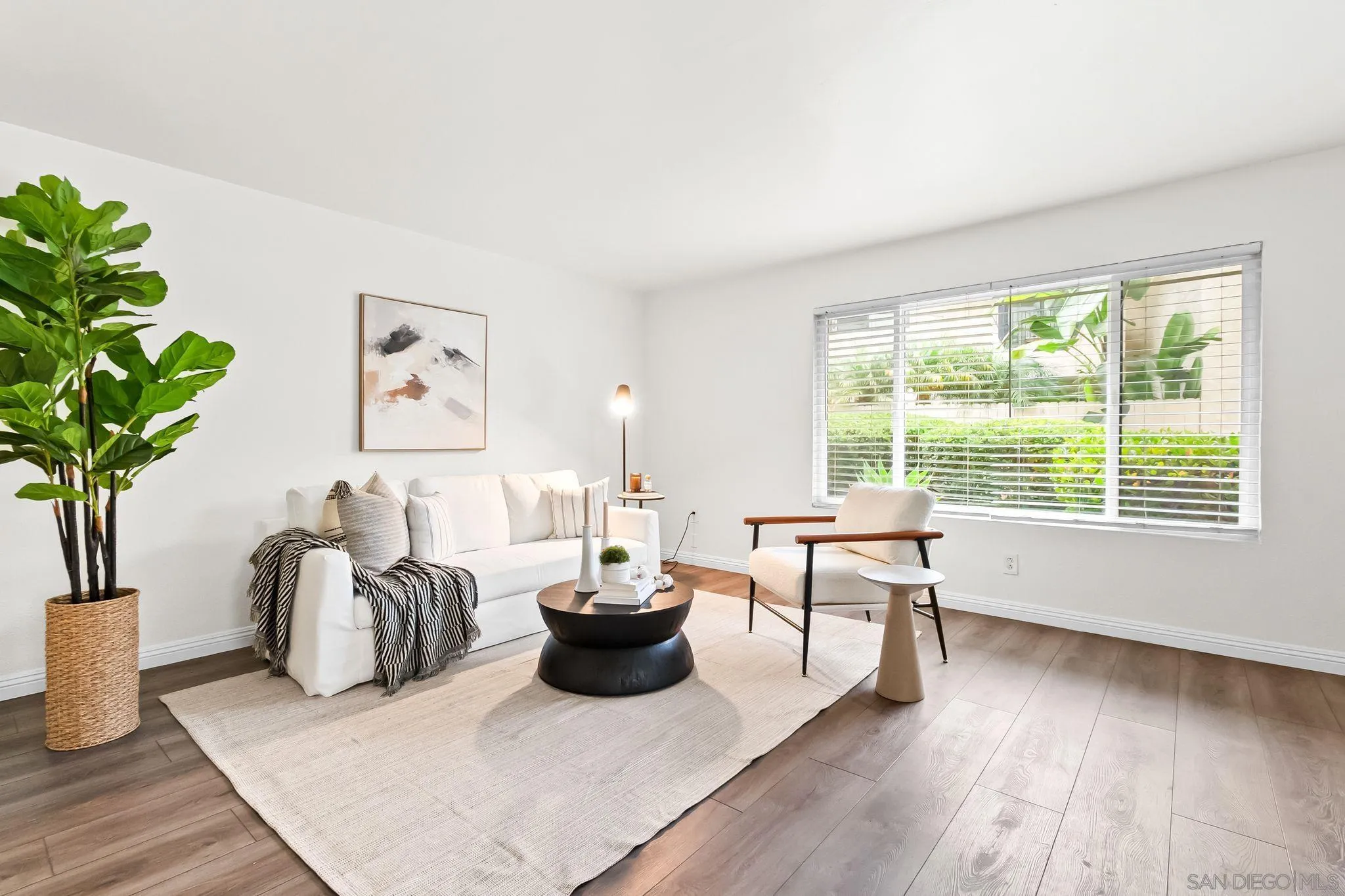 https://cdn.realtyfeed.com/cdn/127/250039482/a789885b59c6ff19cd2ceb51ad505e3a.webp