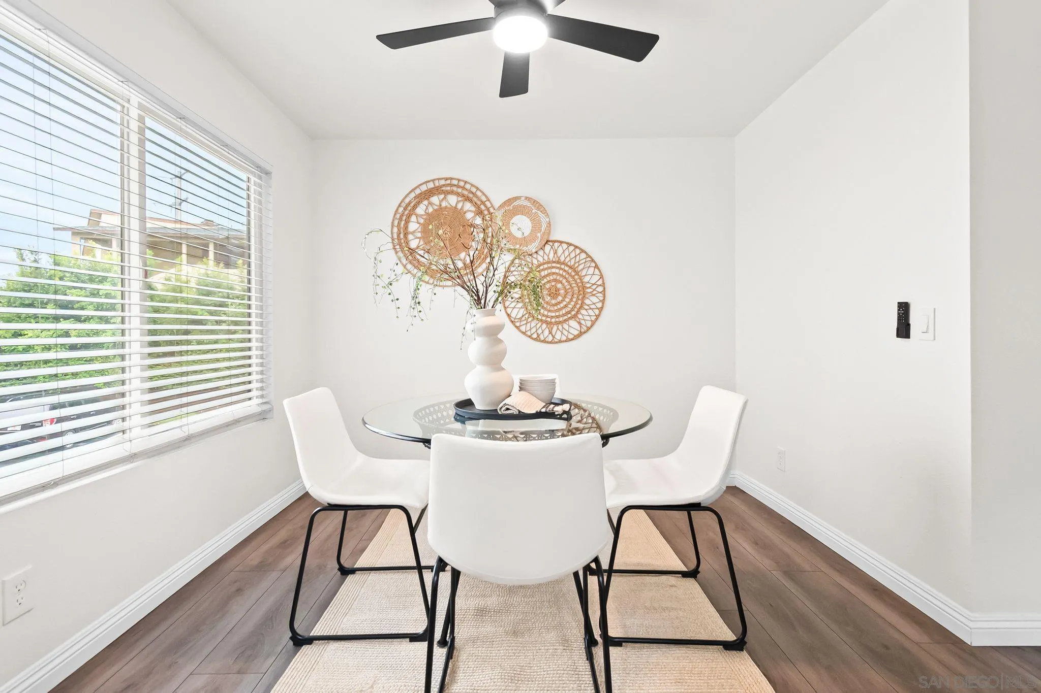 https://cdn.realtyfeed.com/cdn/127/250039482/ae36a3f0082b854dd984f0c8f160203d.webp