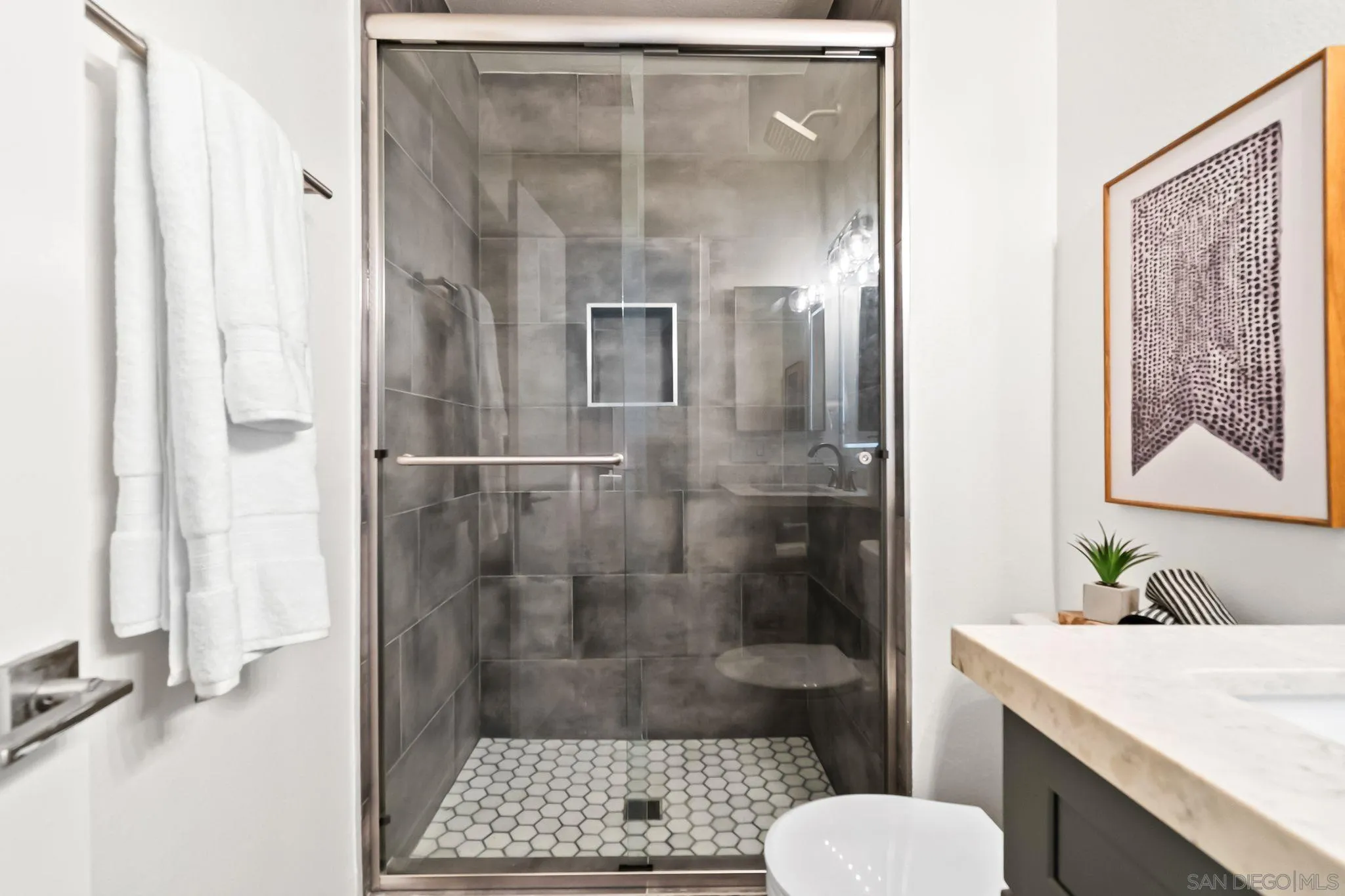 https://cdn.realtyfeed.com/cdn/127/250039482/f60ba1036603f3e48d7c2f9100ca53cc.webp