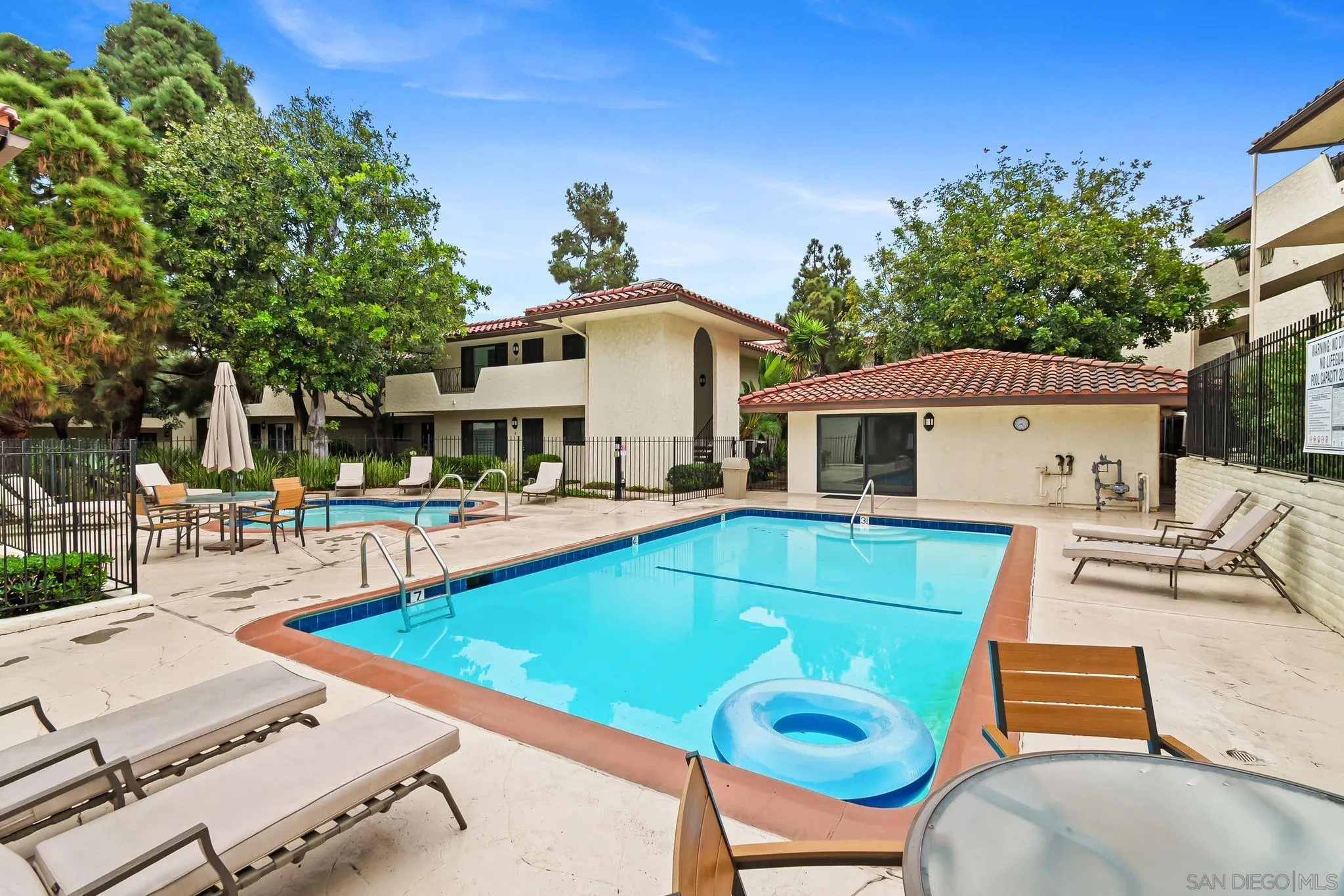 https://cdn.realtyfeed.com/cdn/127/250039482/fee2c4d64a0447fb97bdf55f35a389b3.webp
