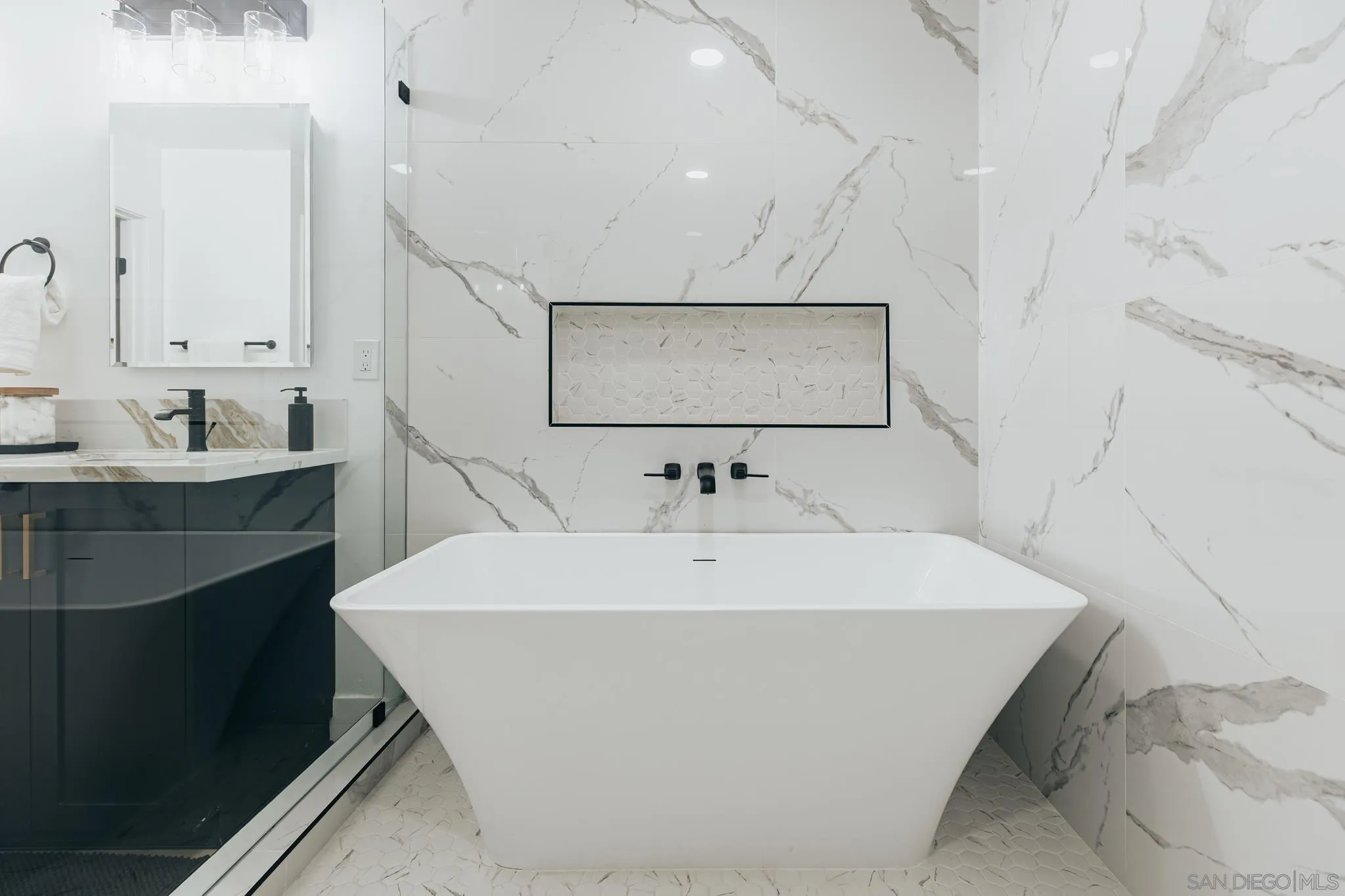 https://cdn.realtyfeed.com/cdn/127/250039483/6a3ec958ac1f1aad3b0f2c1af6f4b332.webp