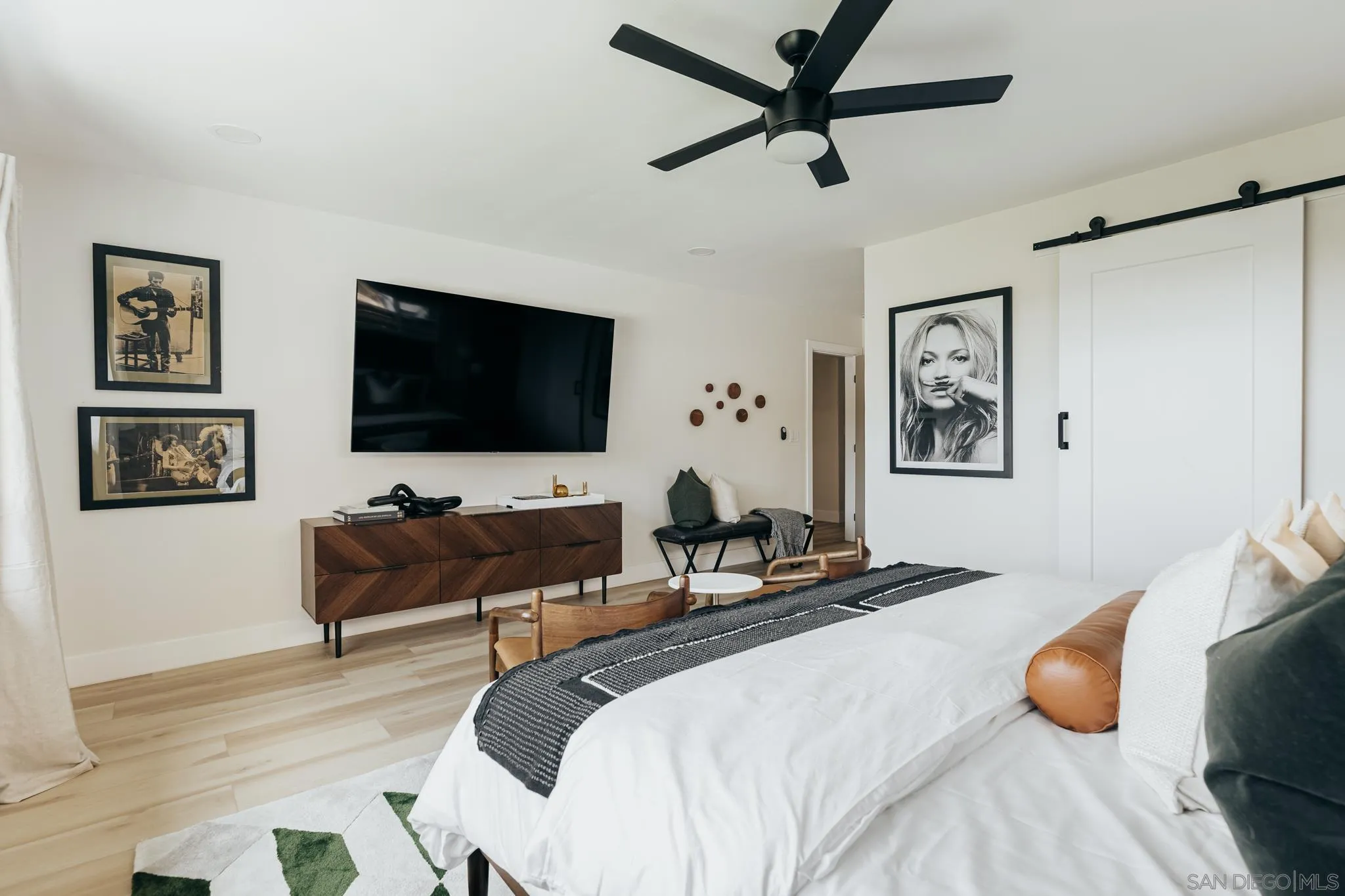 https://cdn.realtyfeed.com/cdn/127/250039483/a5389aaa7ee4ea0714dc3ed8e9aa4905.webp
