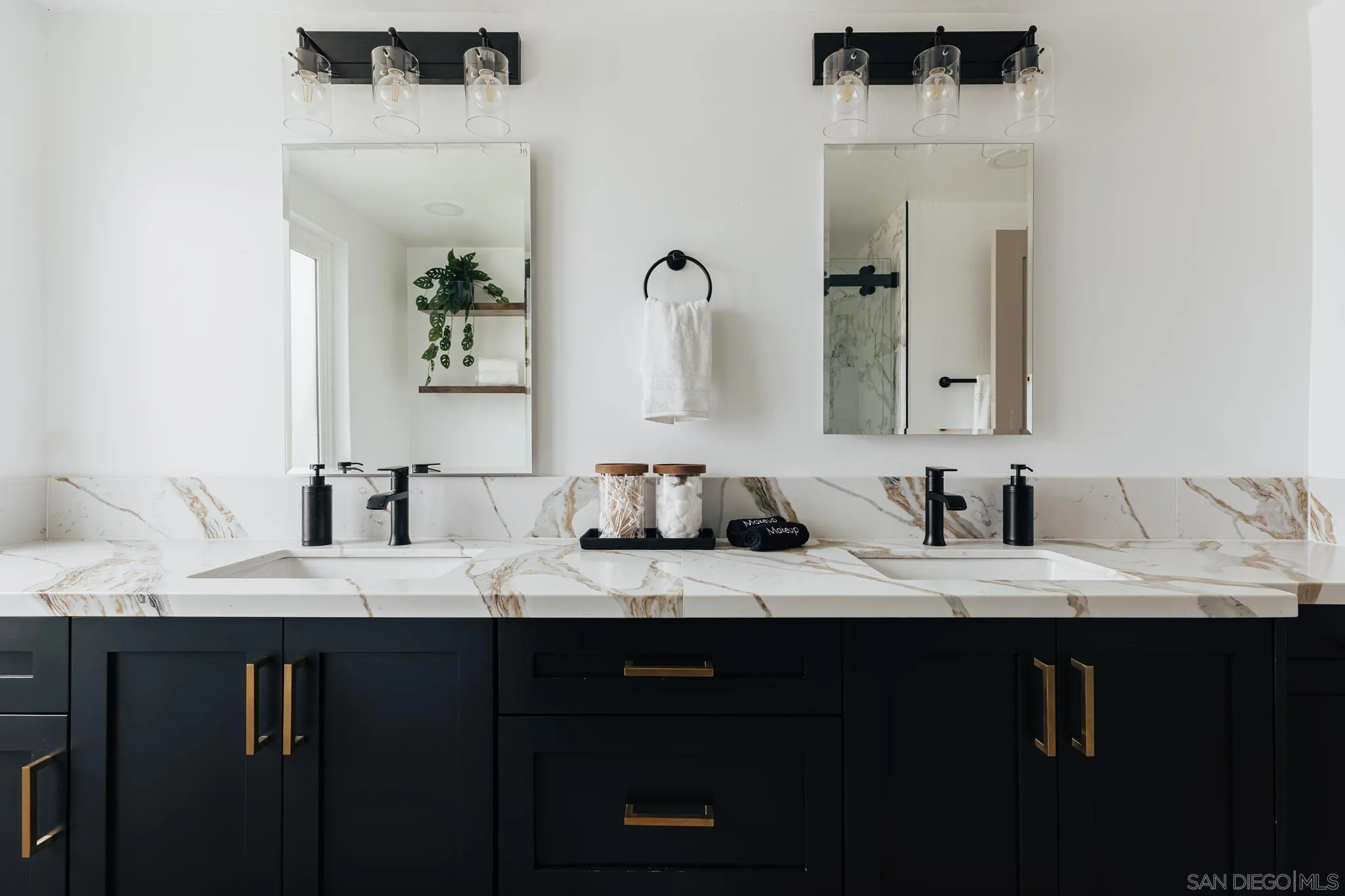 https://cdn.realtyfeed.com/cdn/127/250039483/abfc9252ecefc9435d293dbe8a70952f.webp