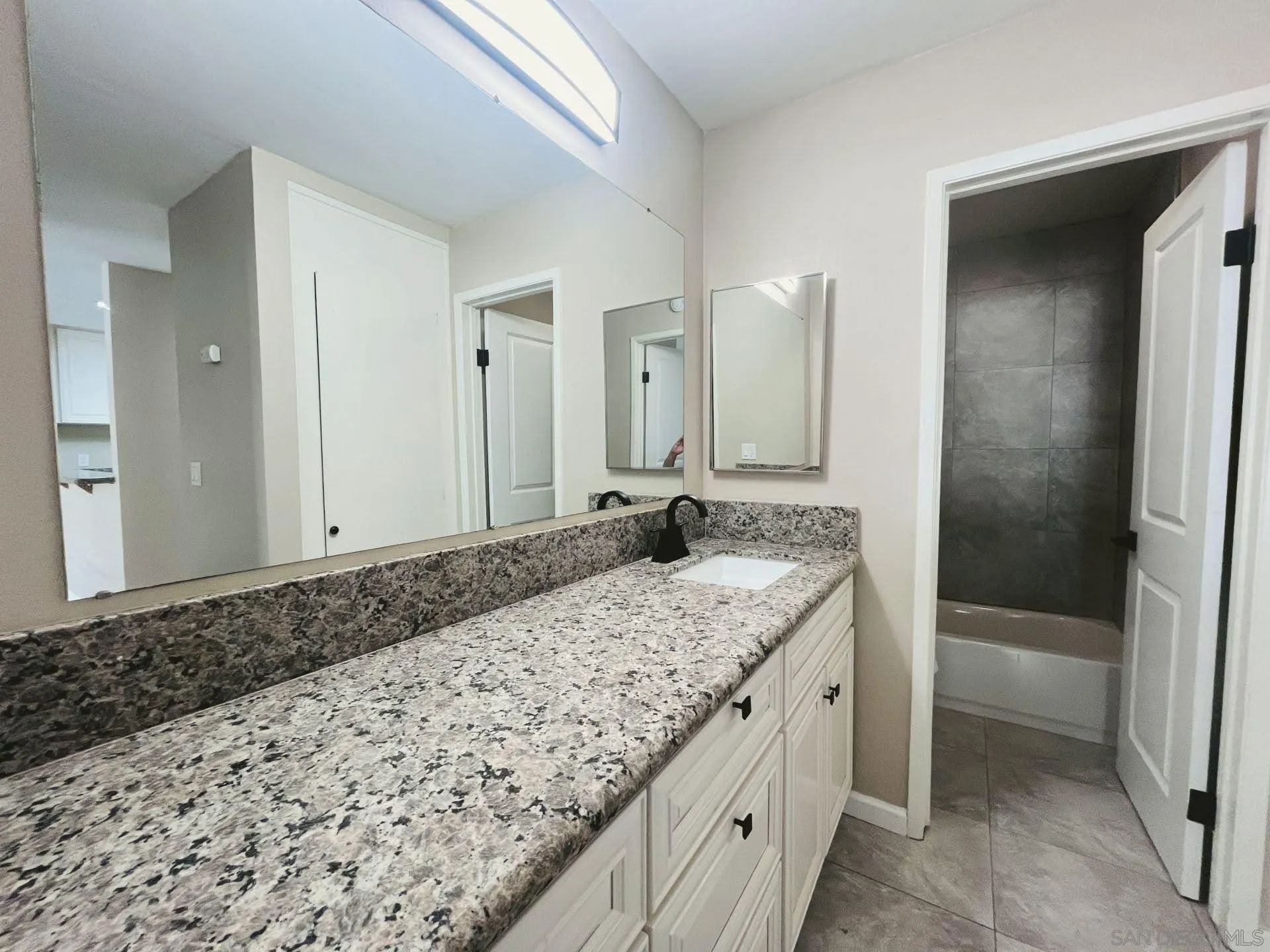 https://cdn.realtyfeed.com/cdn/127/250039486/c5fe177d0706de1be22af3c5fff07af7.webp