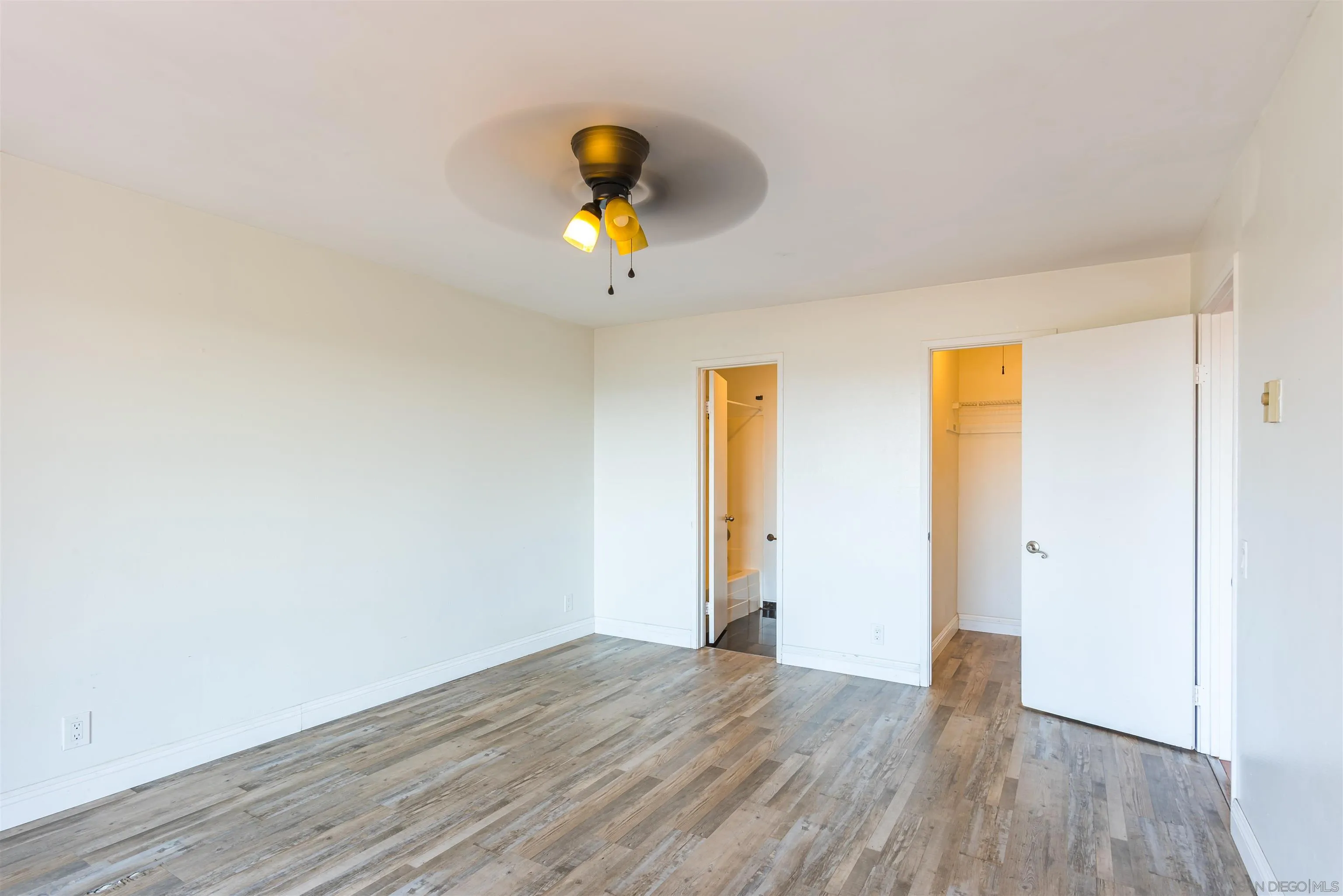 https://cdn.realtyfeed.com/cdn/127/250039489/81a0479a0025f76b90eb037667446c9c.webp