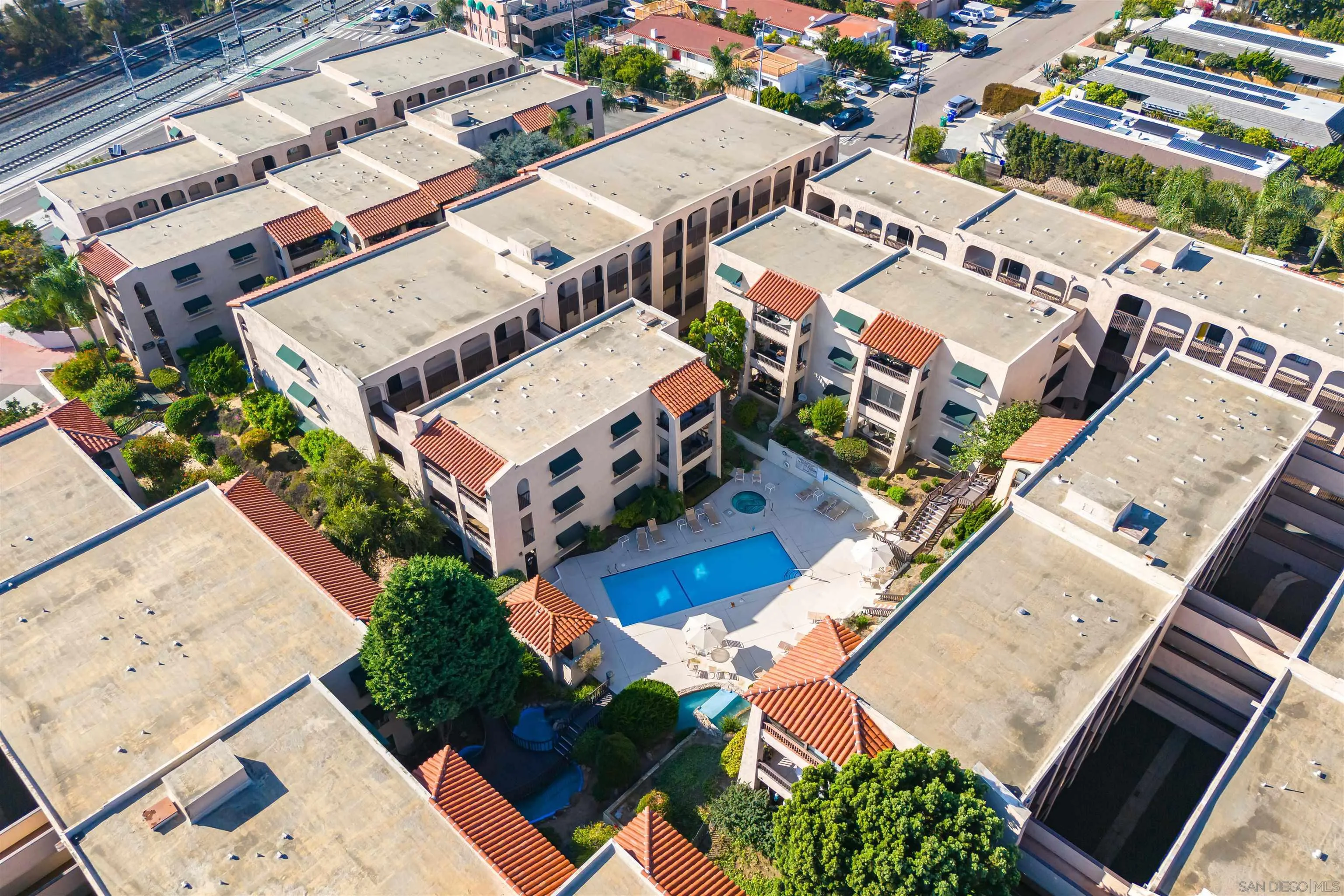 https://cdn.realtyfeed.com/cdn/127/250039489/a358f76f01c649352a390bd3f47841da.webp
