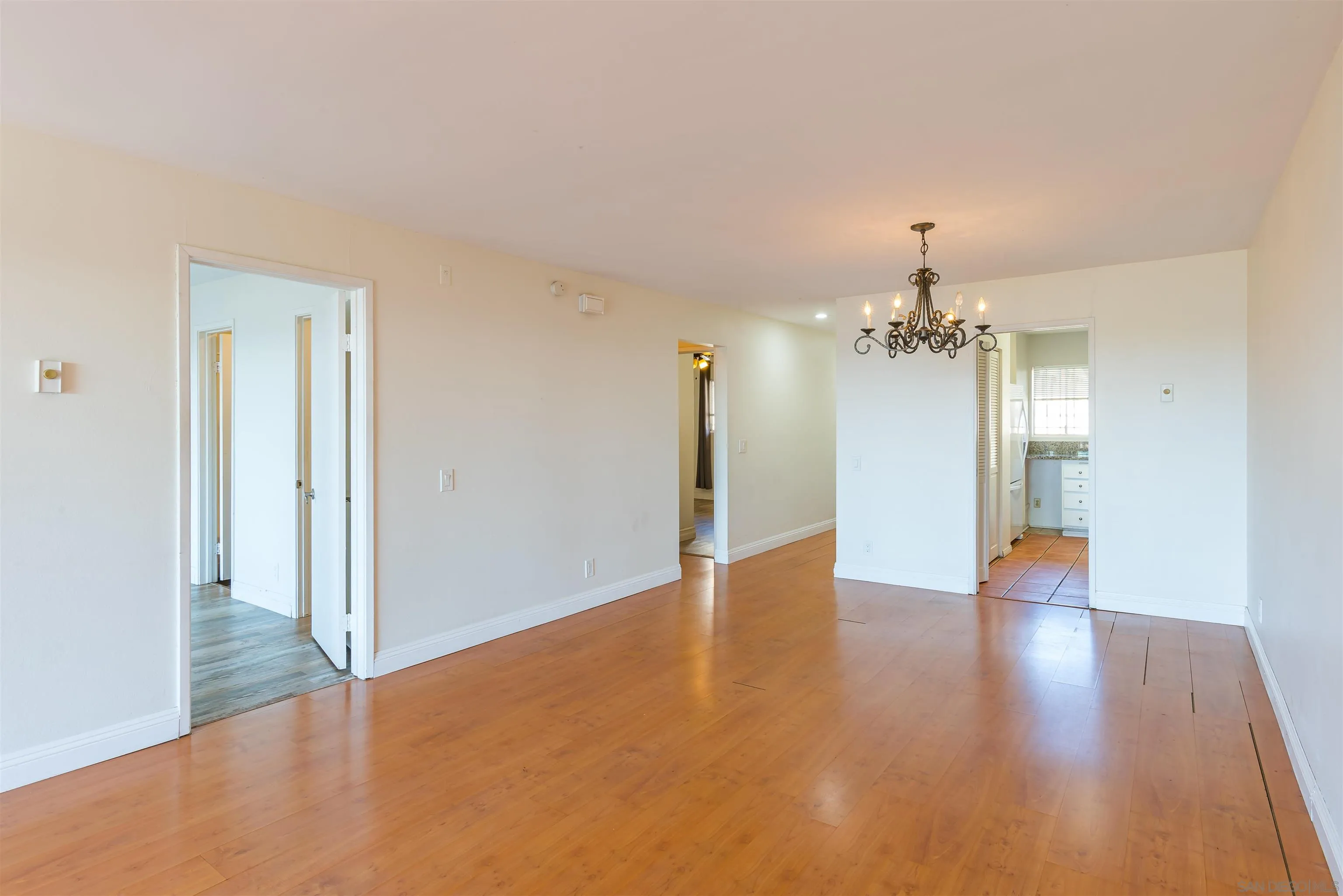 https://cdn.realtyfeed.com/cdn/127/250039489/a55944d37a71cf1b0b46f0610f36de40.webp