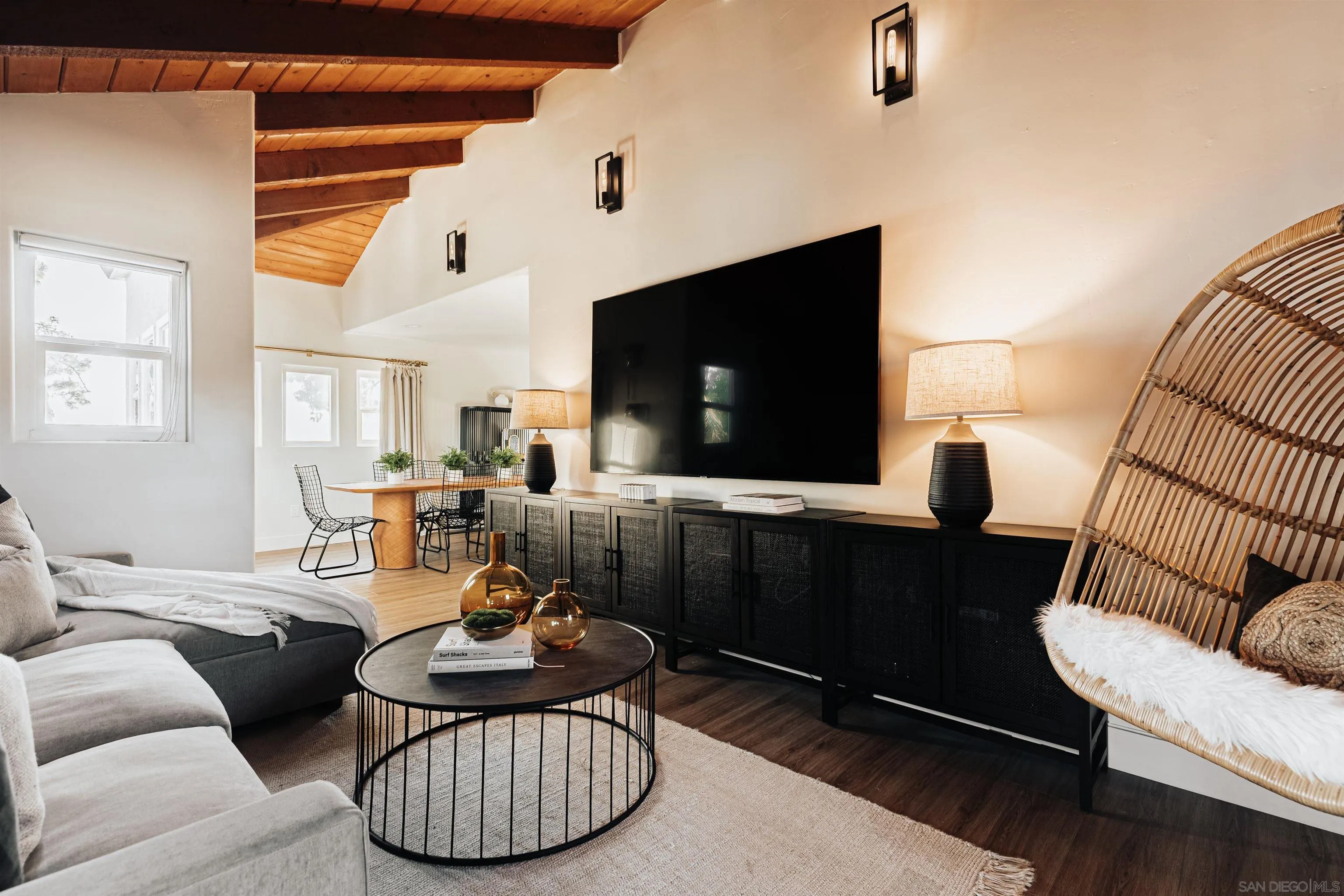 https://cdn.realtyfeed.com/cdn/127/250039490/fc3d62da9c6d1499ed1008398e99a8b2.webp