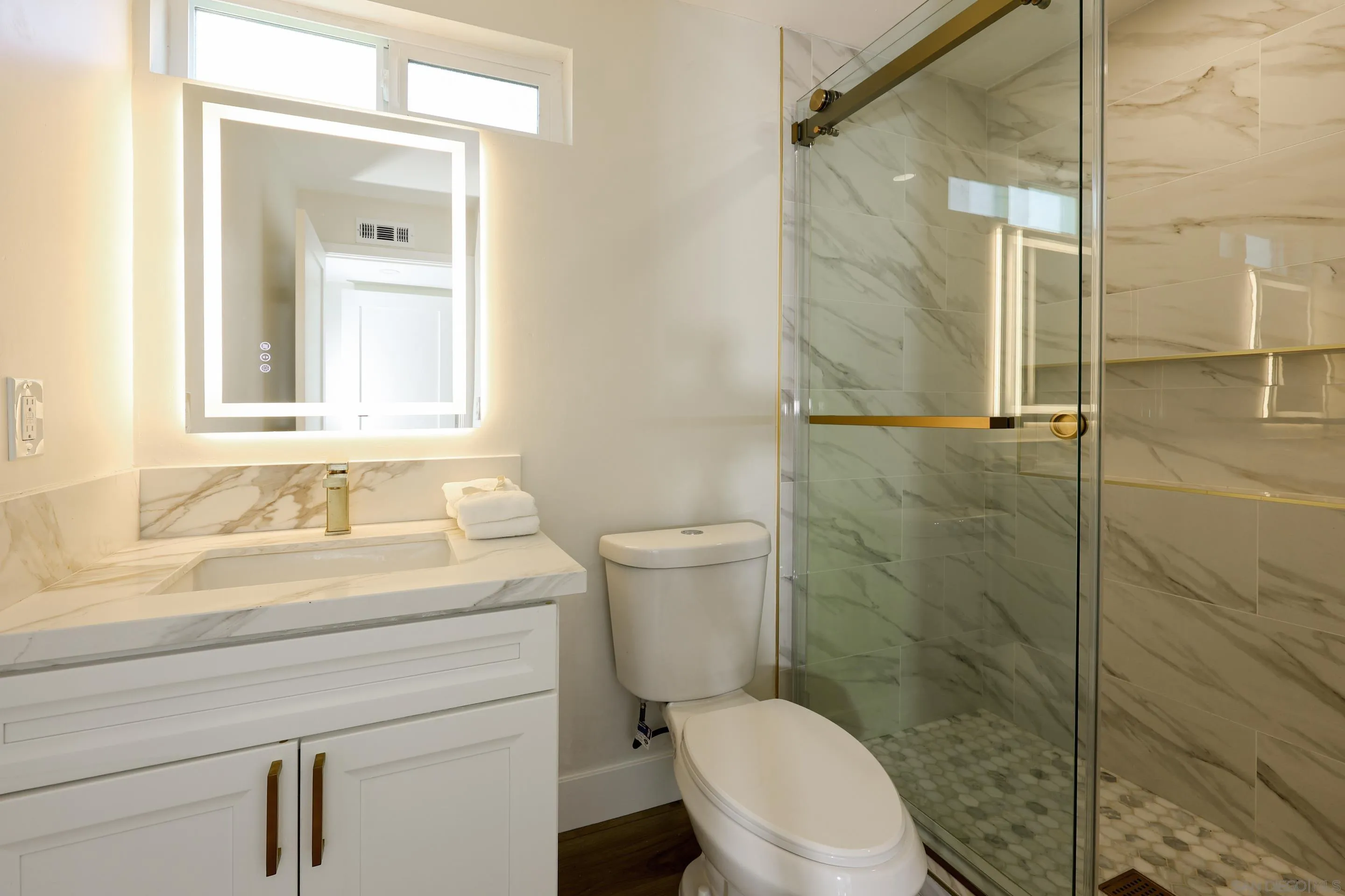 https://cdn.realtyfeed.com/cdn/127/250039491/c1de1eb6bdaac235353065aa1d7d9a03.webp