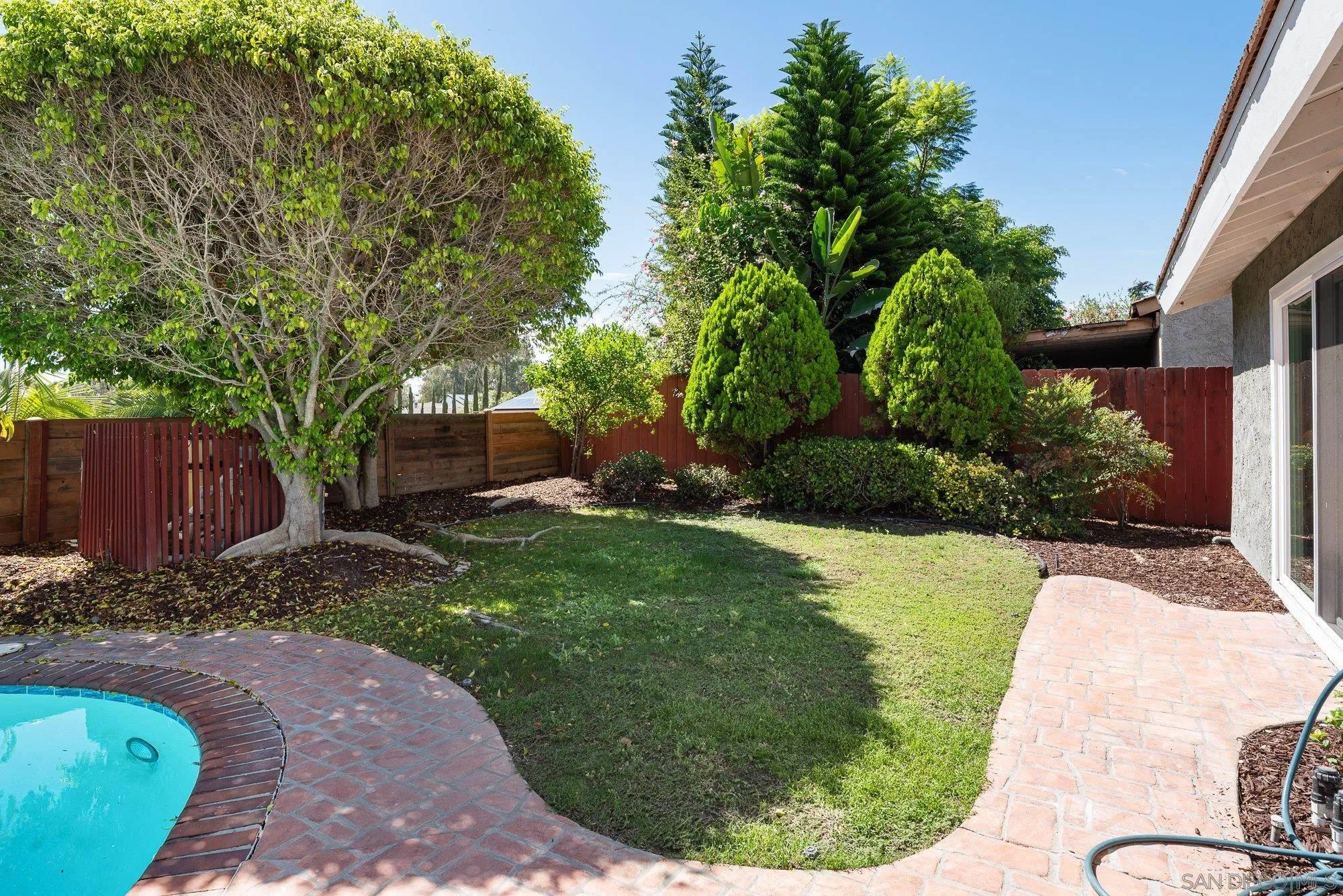 https://cdn.realtyfeed.com/cdn/127/250039492/a879c0a8bda59d50b9fb34fe6a8d4fac.webp