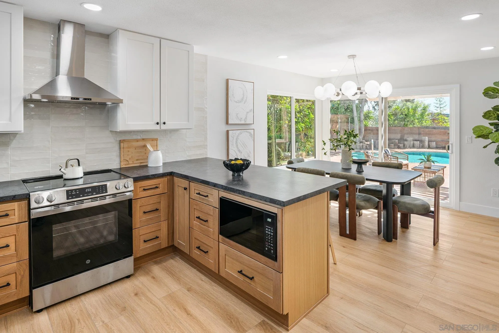 https://cdn.realtyfeed.com/cdn/127/250039492/ab1d27b6ac4062717ae7592bd18c0fad.webp