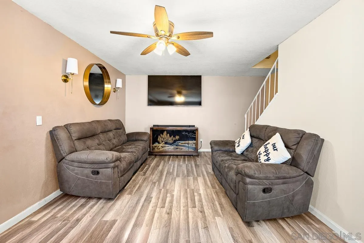 Photo #2: 250039501 Listing 