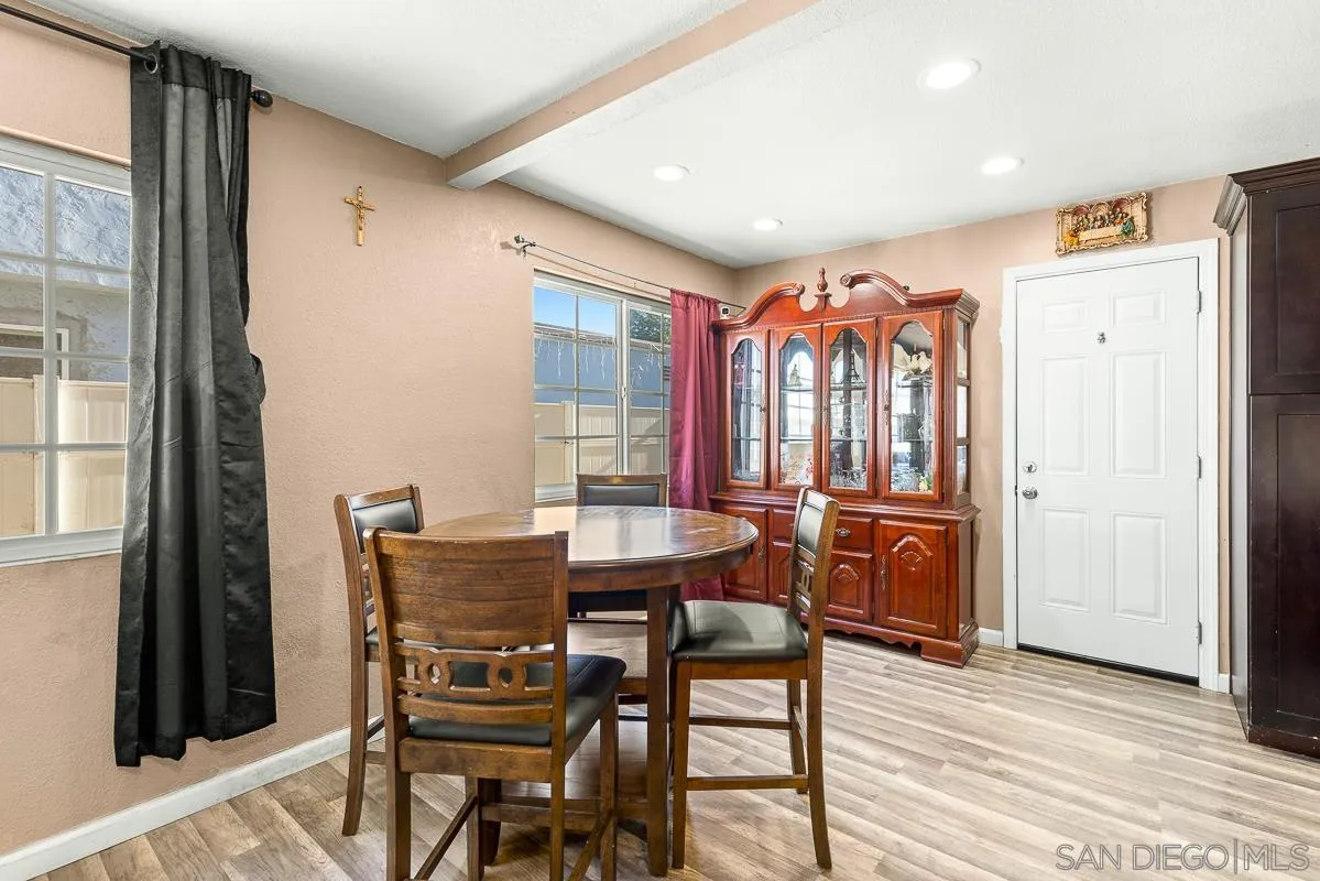 Photo #4: 250039501 Listing 