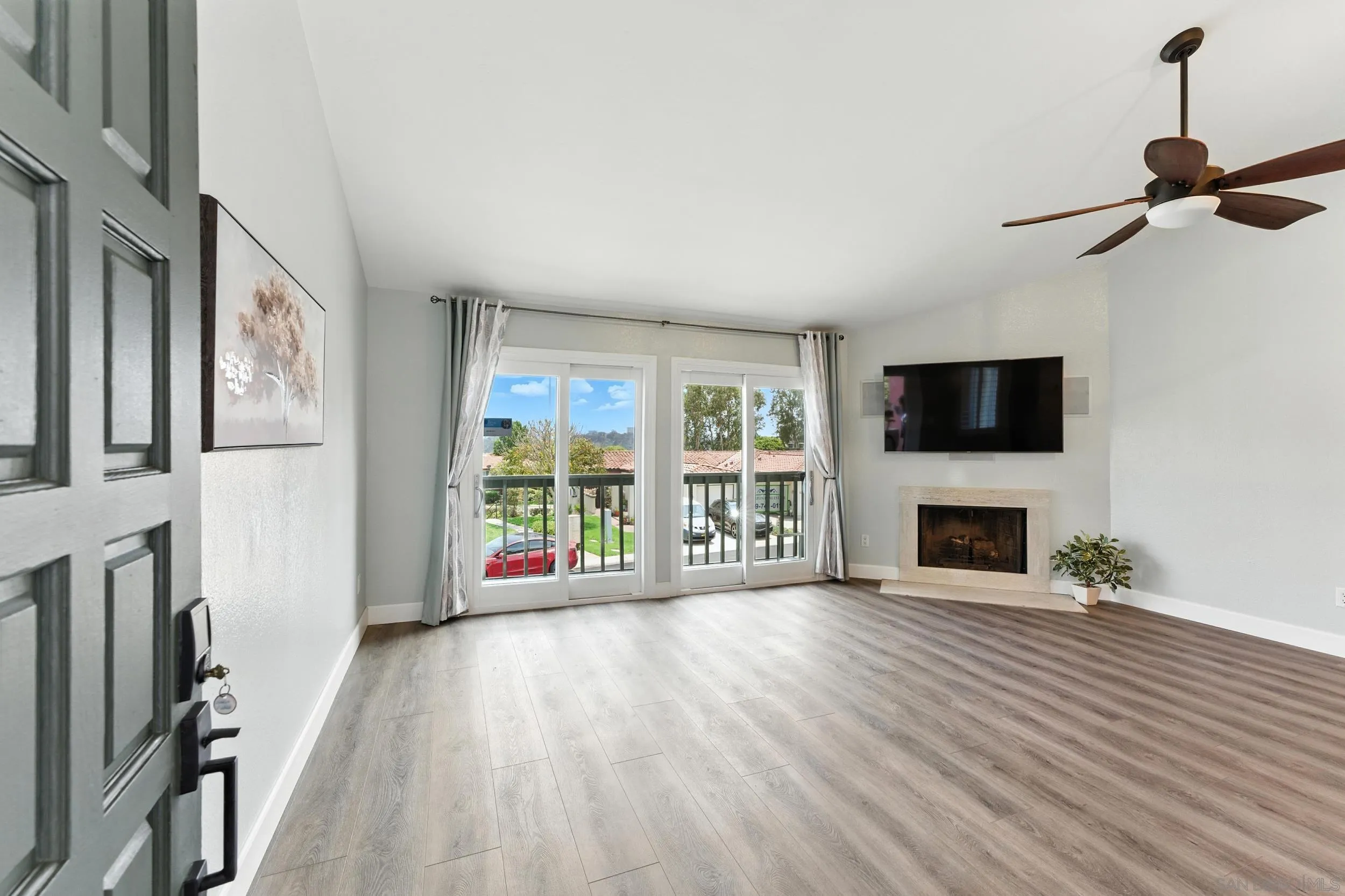 Photo #2: 250039514 Listing 