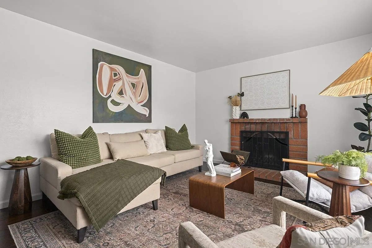 https://cdn.realtyfeed.com/cdn/127/250039520/f67218d1778dce0a82513a1a0722ffc4.webp
