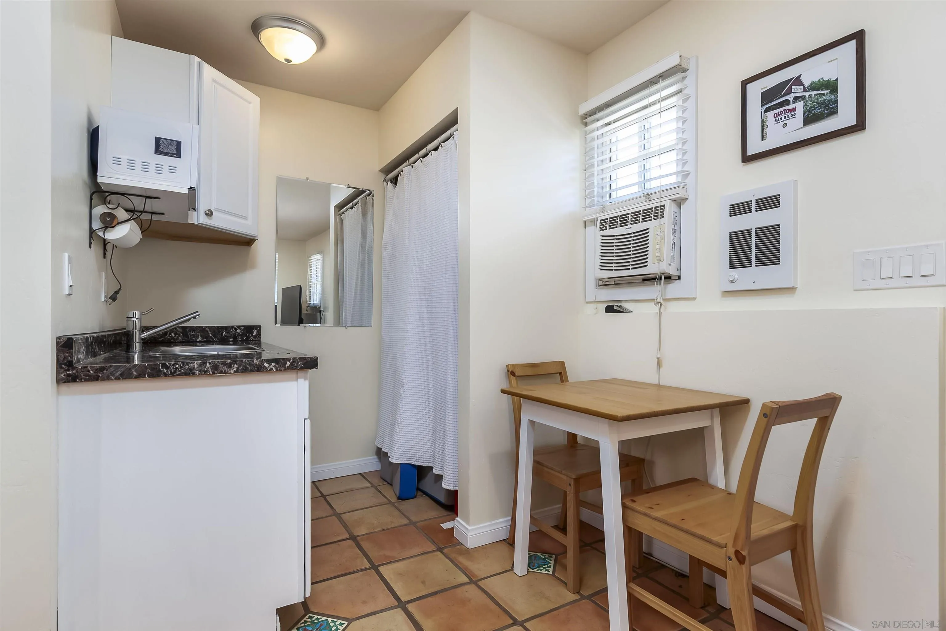 https://cdn.realtyfeed.com/cdn/127/250039521/0db00b42f1e19a5727e448515da8d267.webp