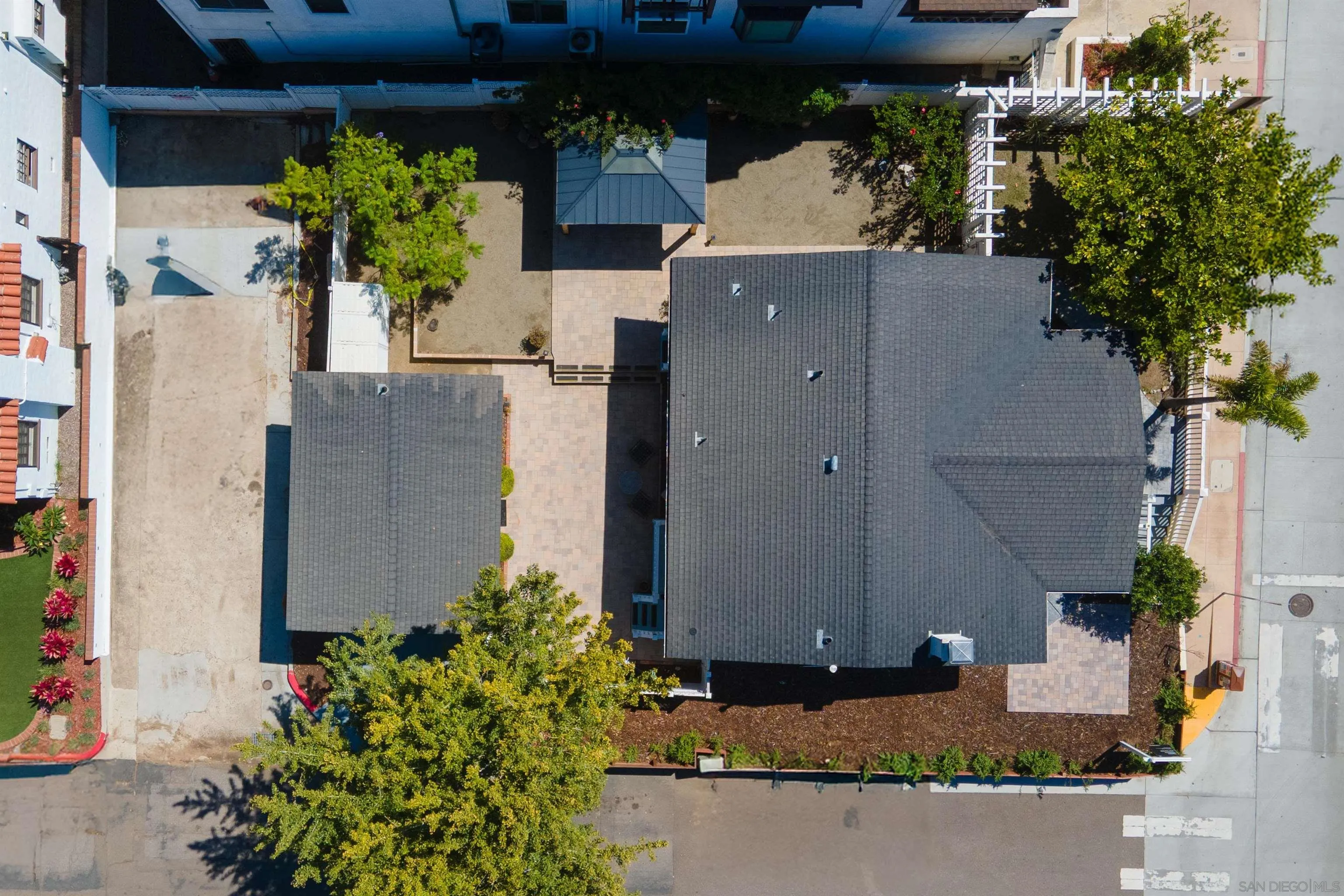 https://cdn.realtyfeed.com/cdn/127/250039521/7e59d18e672cbb3aab7d28a243e06d54.webp